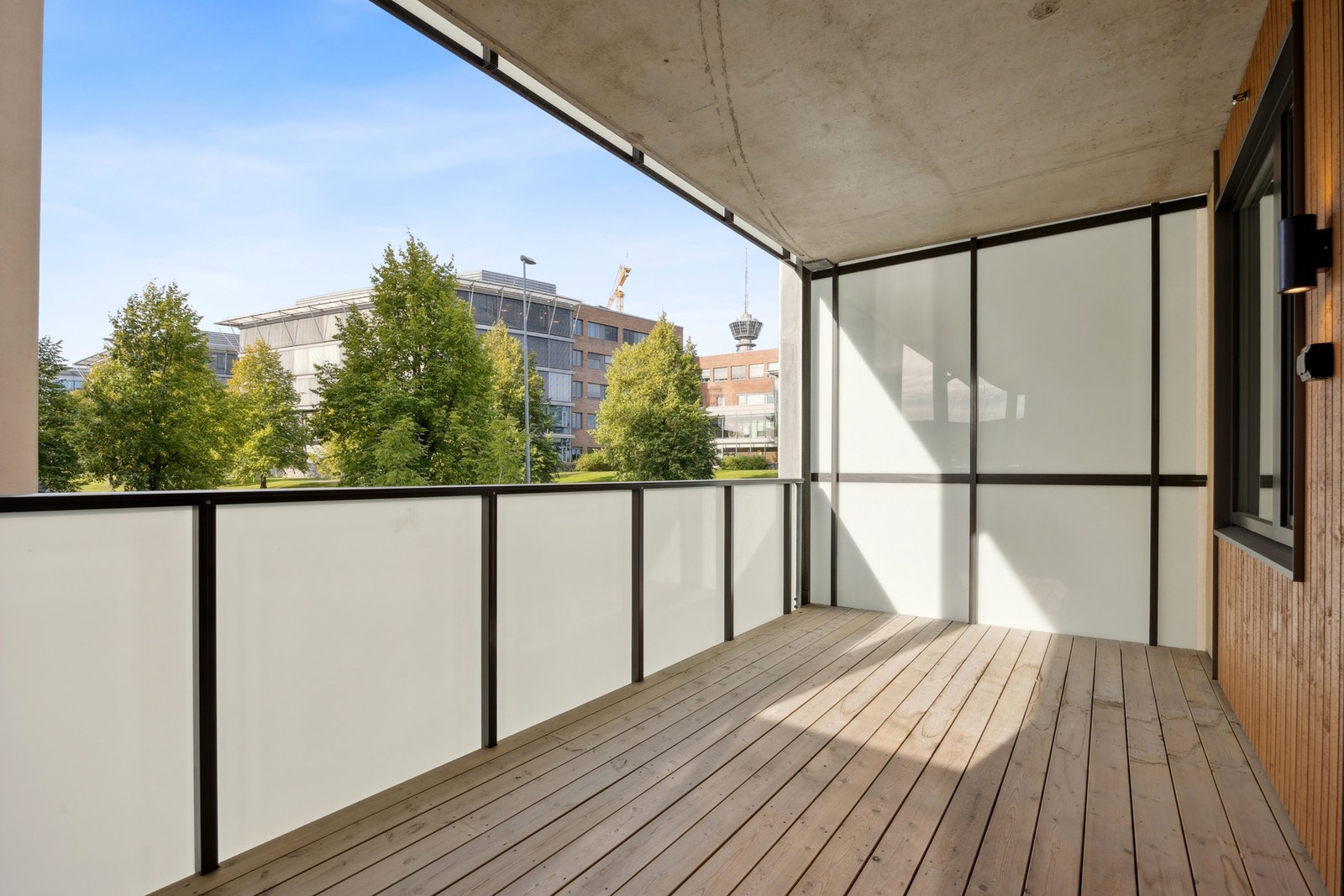 Her er det plass til både sittegruppe og beplantning, slik at du enkelt kan skape din egen lille oase midt i byen. Galleribilde