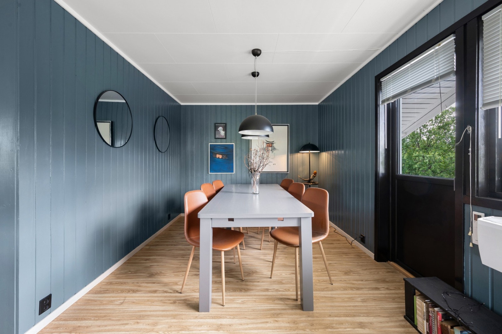 Fin plass for et spisebord Galleribilde