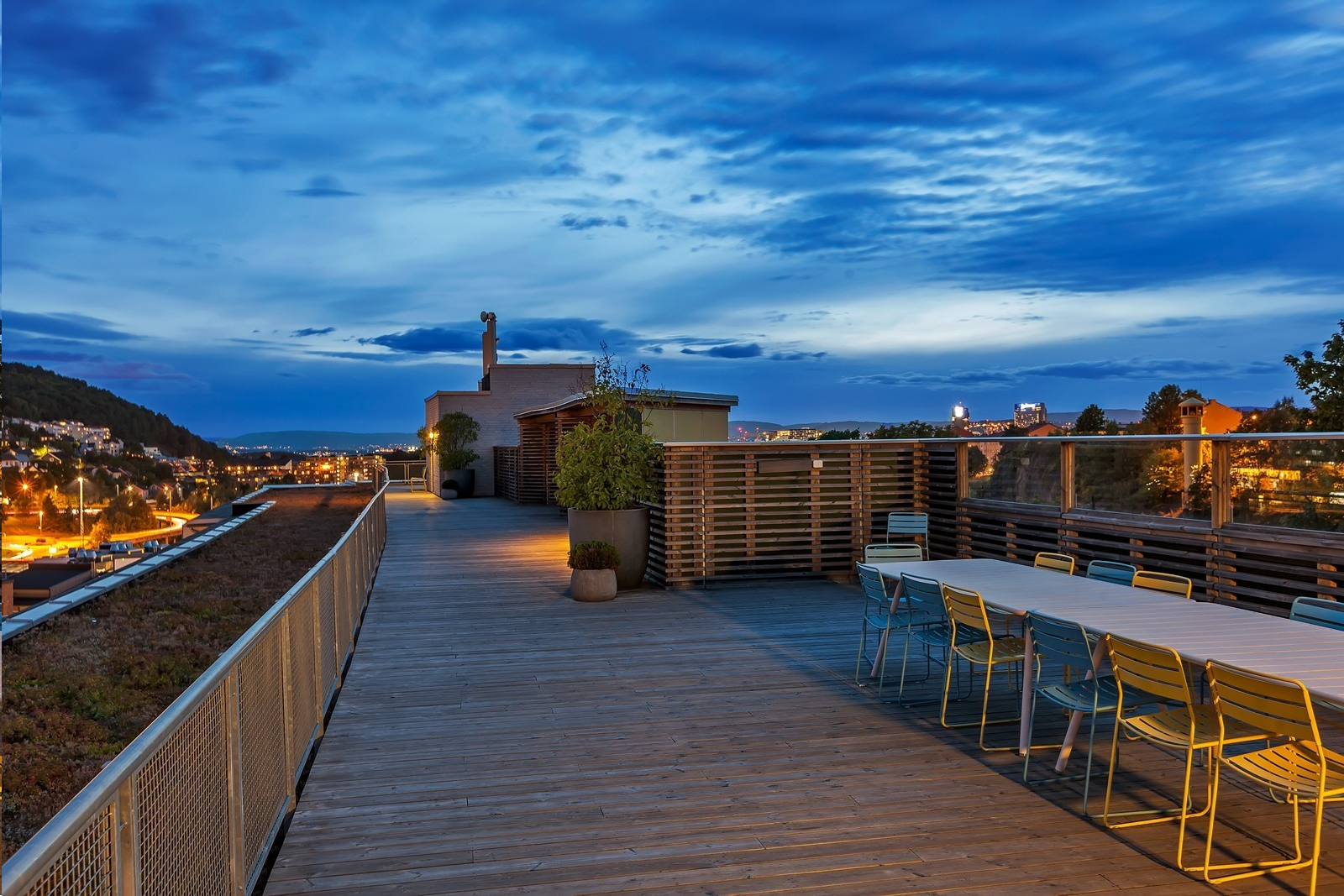 Borettslaget har en stor felles takterrasse til glede for beboerne Galleribilde