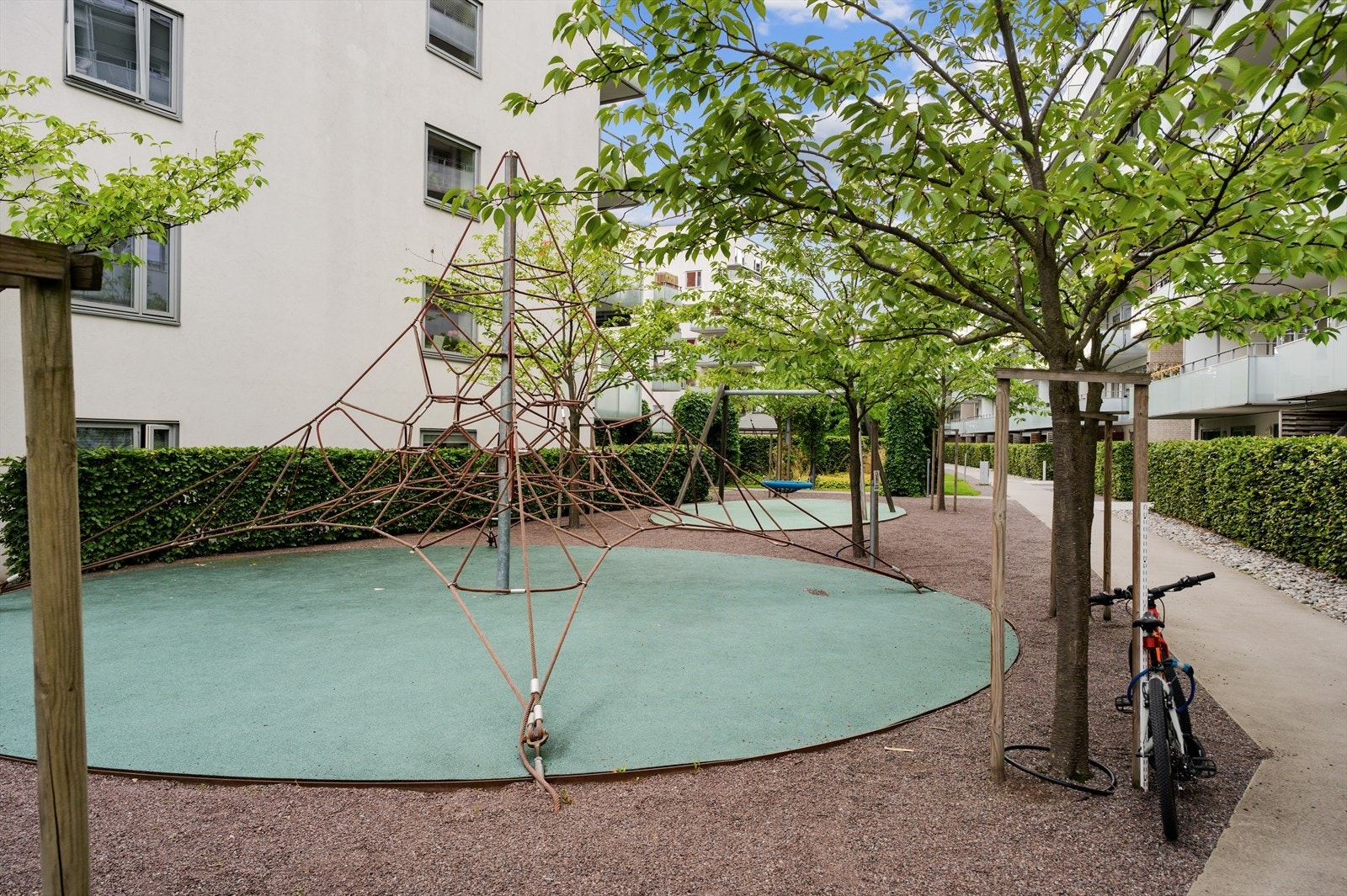 Rikelig med rekreasjonsmuligheter for store og små - rett utenfor døren Galleribilde