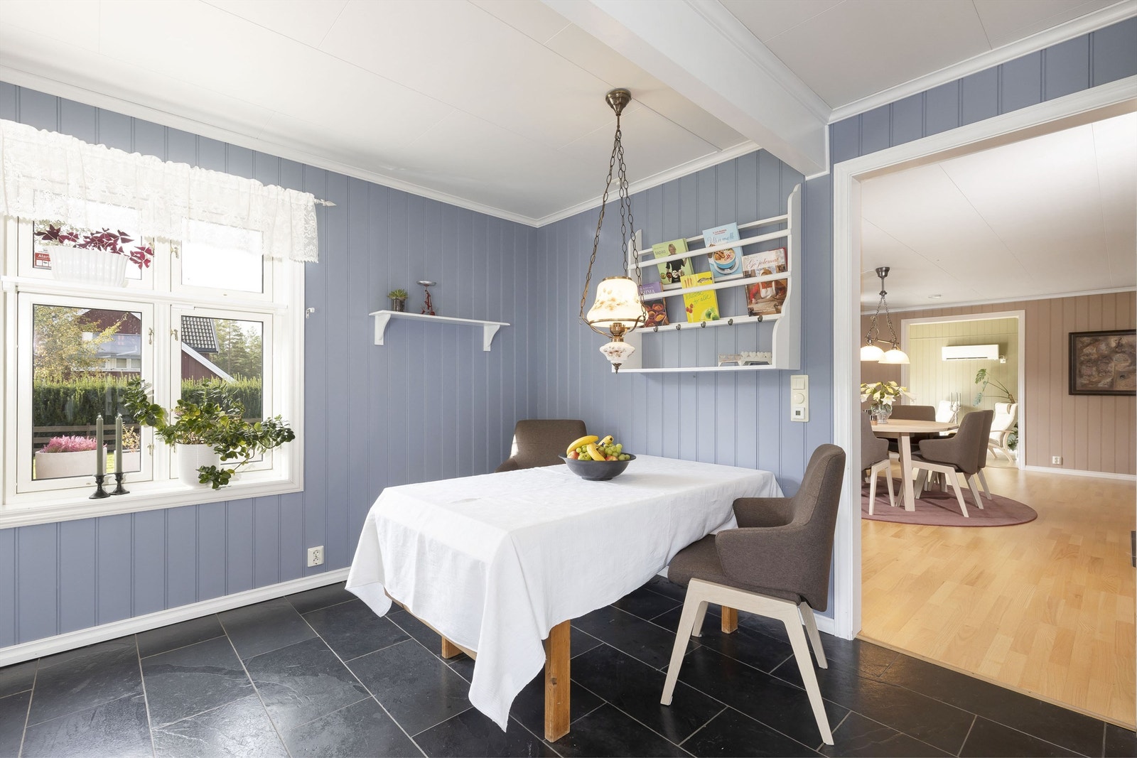 God plass til spiseplass på kjøkken Galleribilde