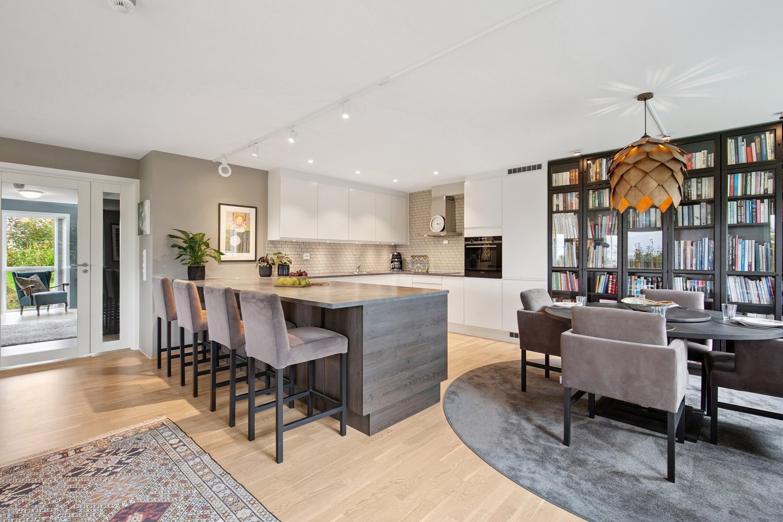 HTH kjøkken i moderne utførelse Galleribilde