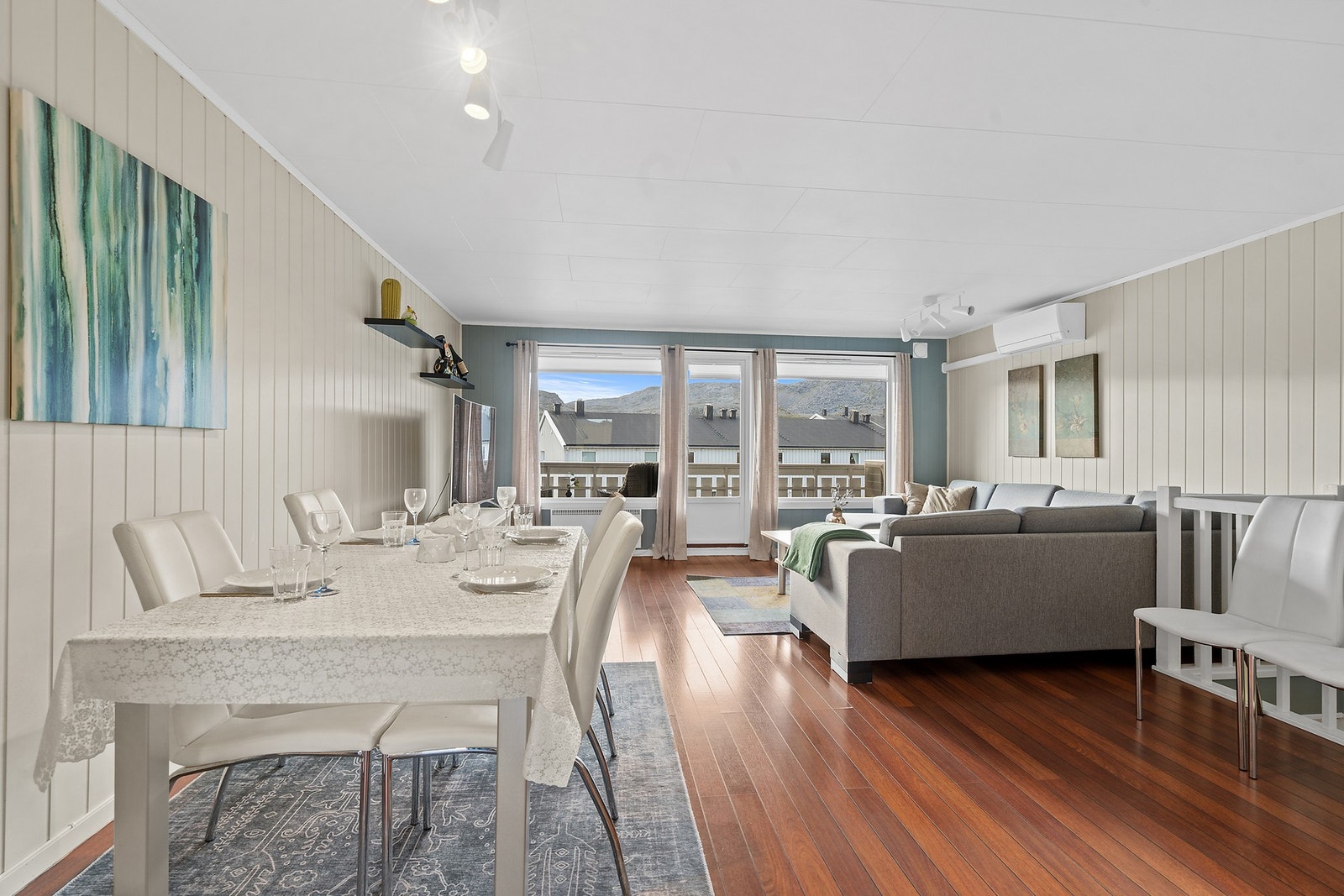 God plass til spisestue Galleribilde