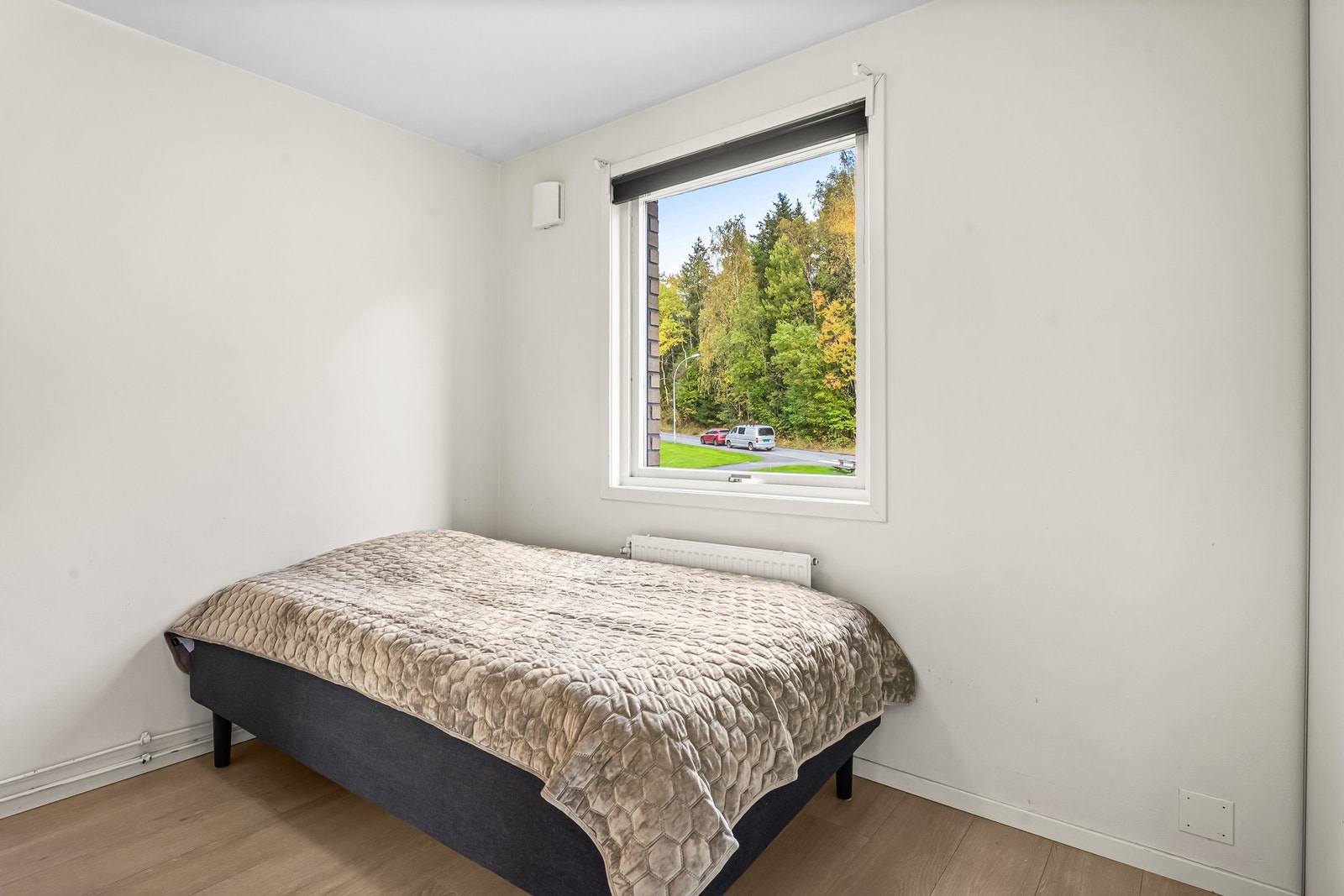 Rommet har ellers fin plass til å innredes med seng og kontorpult. Galleribilde