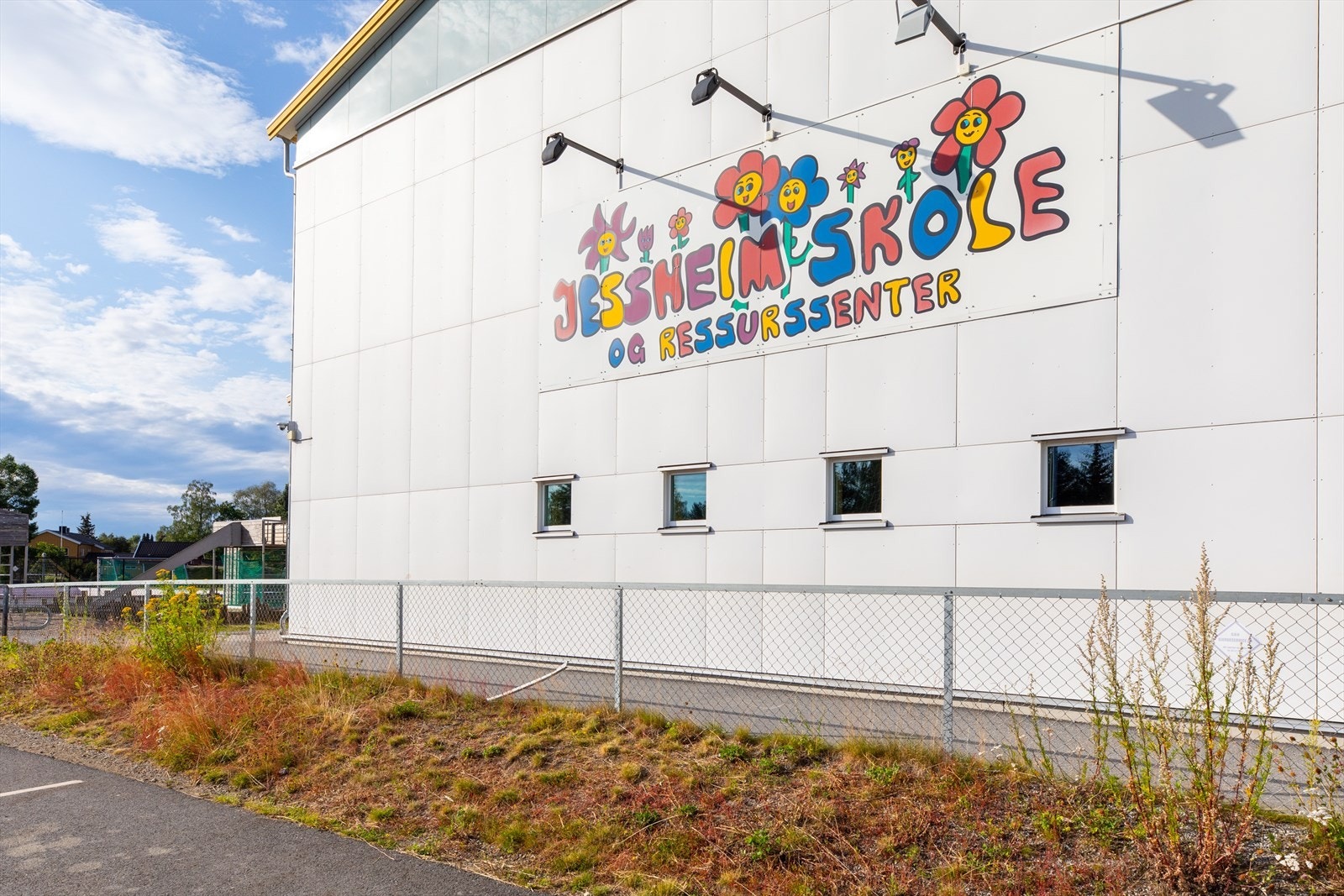 Jessheim Skole. Galleribilde