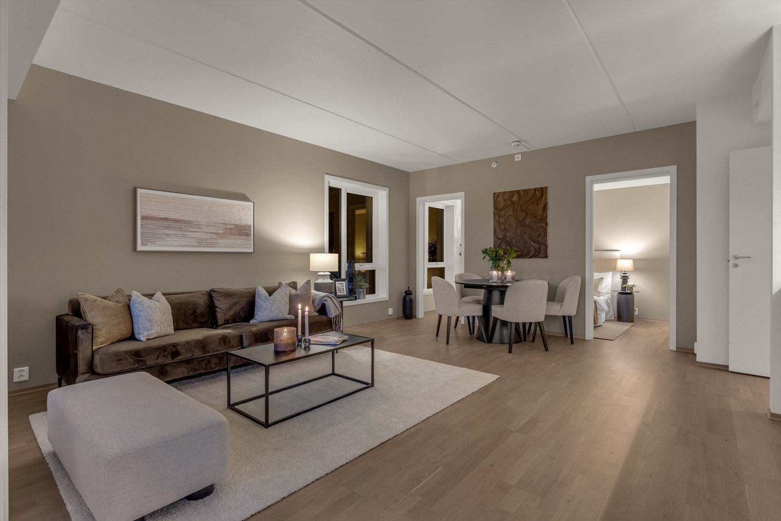 Det er god plass til å innrede med sofaløsning, samt et hyggelig spisebord. Galleribilde