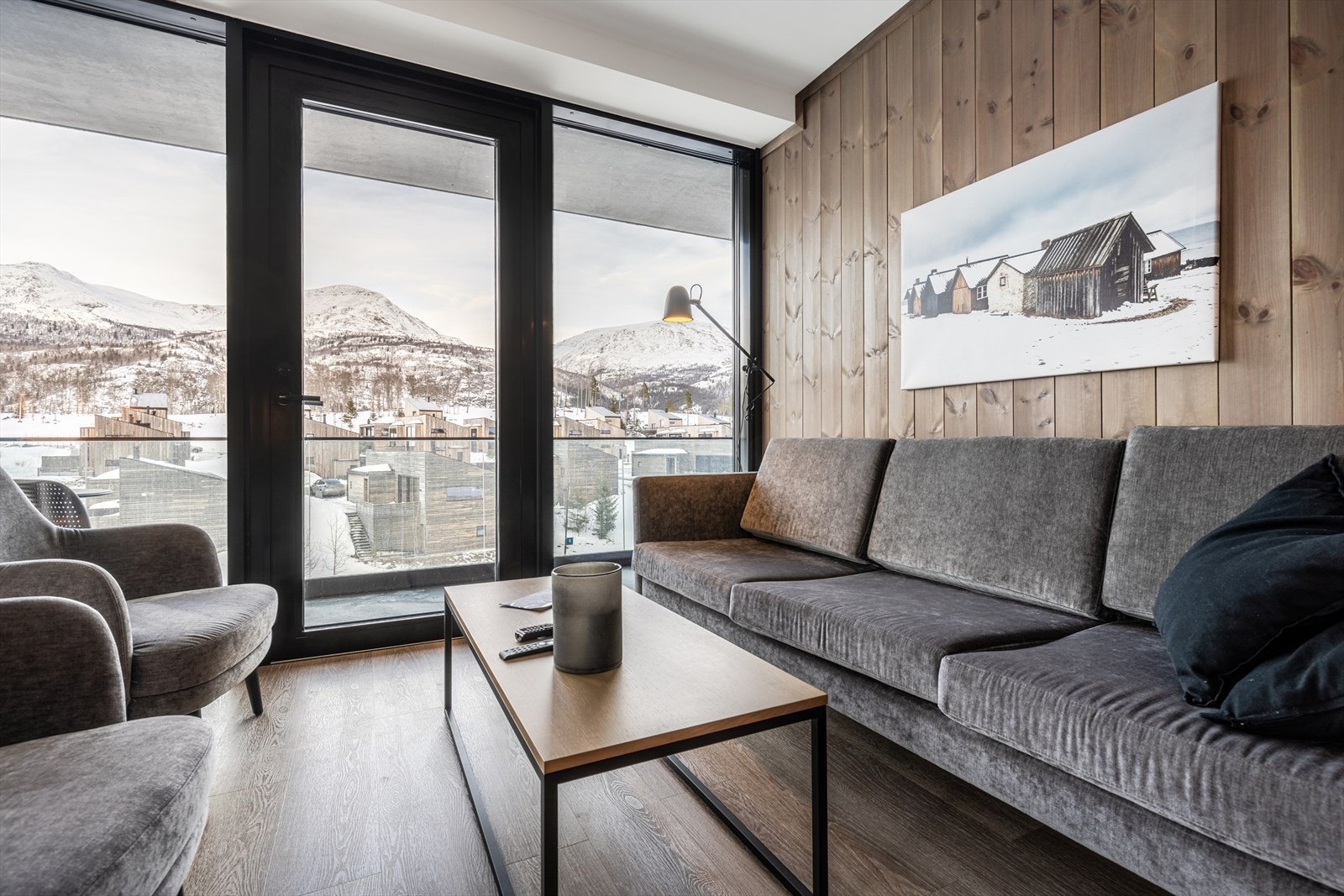 Utgang til overbygget balkong. Galleribilde
