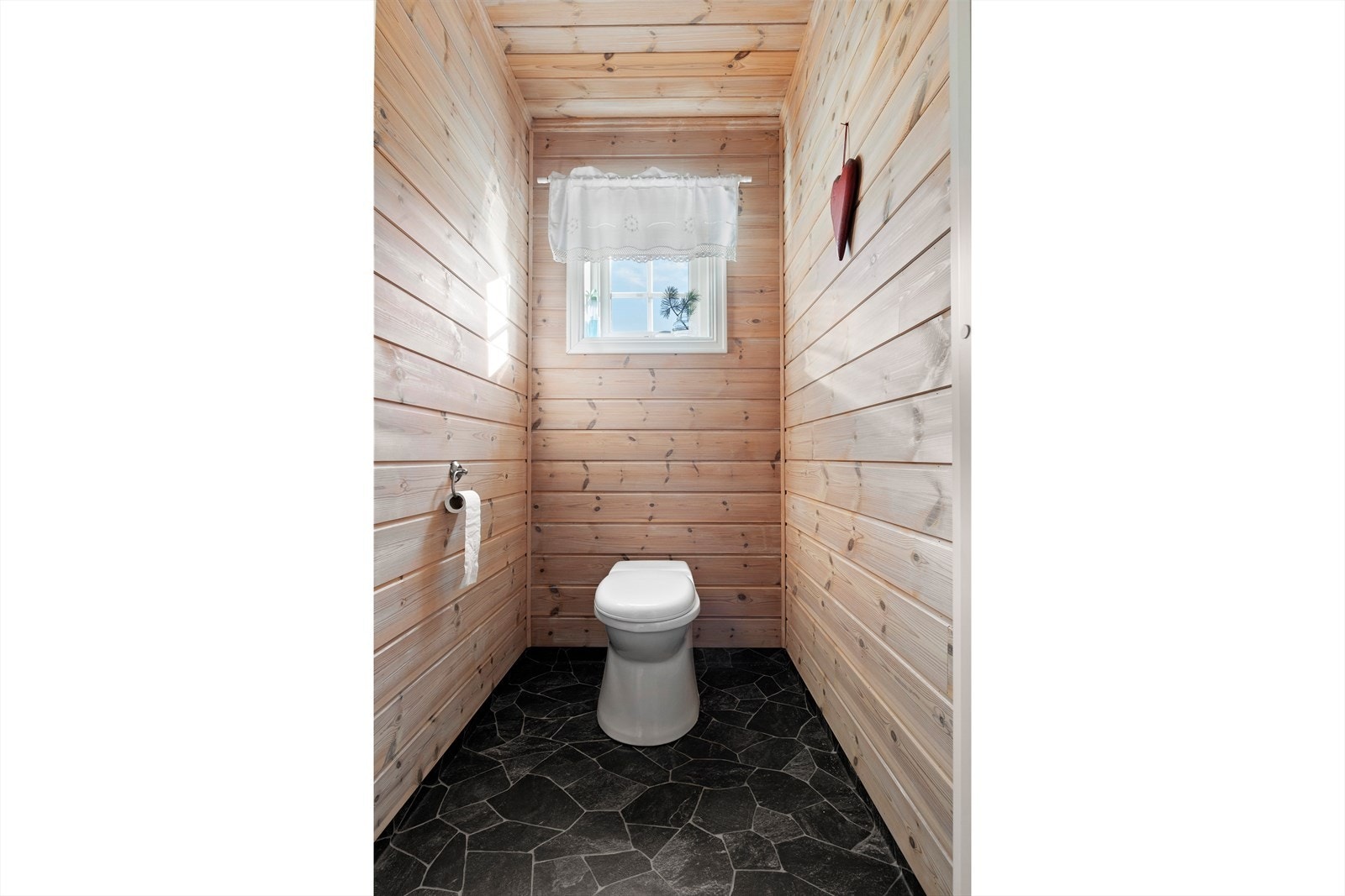 Toalettrom. Snurredo. Galleribilde