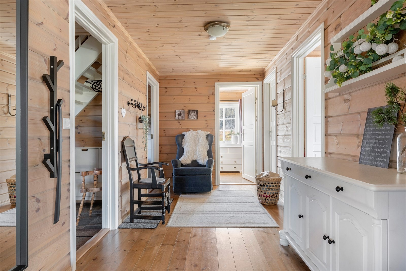 Romslig gang Galleribilde