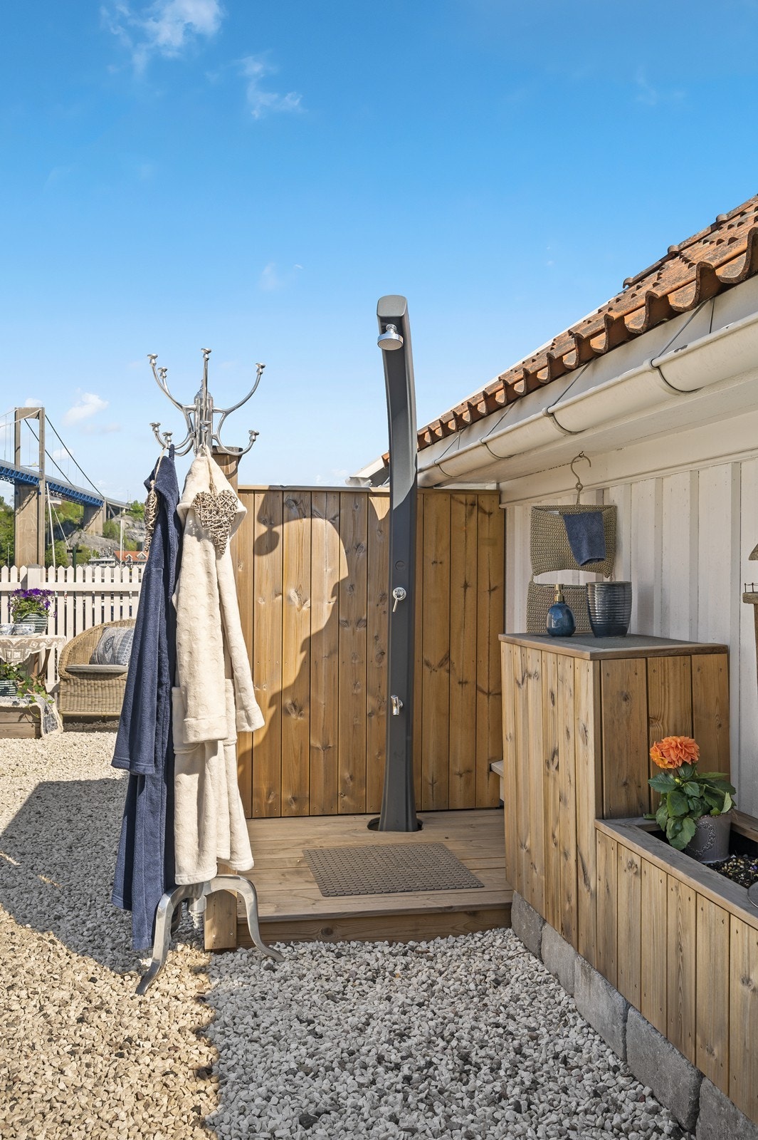 Utedusj i hage, tilkoblet utevann Galleribilde