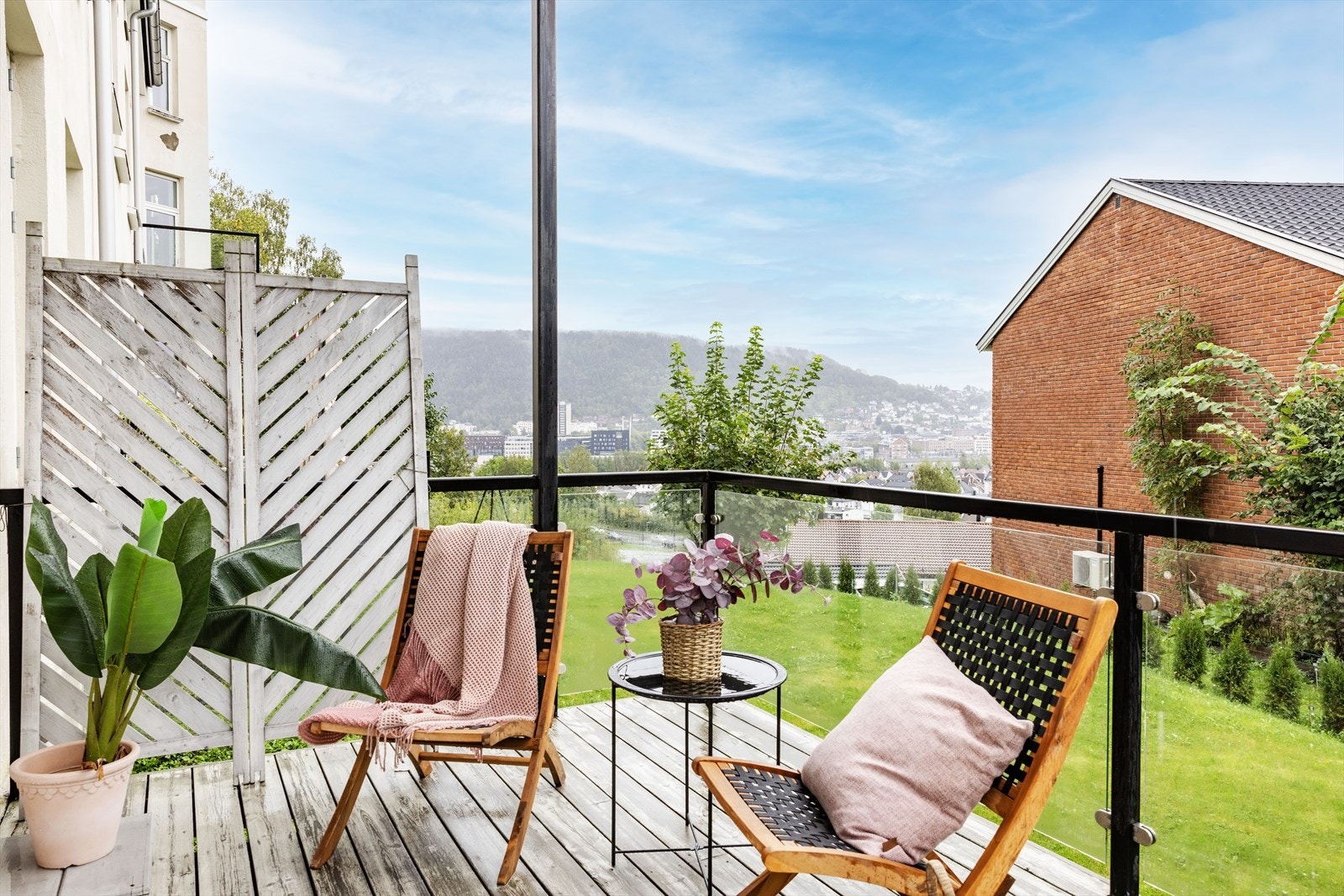 Uteplass med flott utsikt. Galleribilde