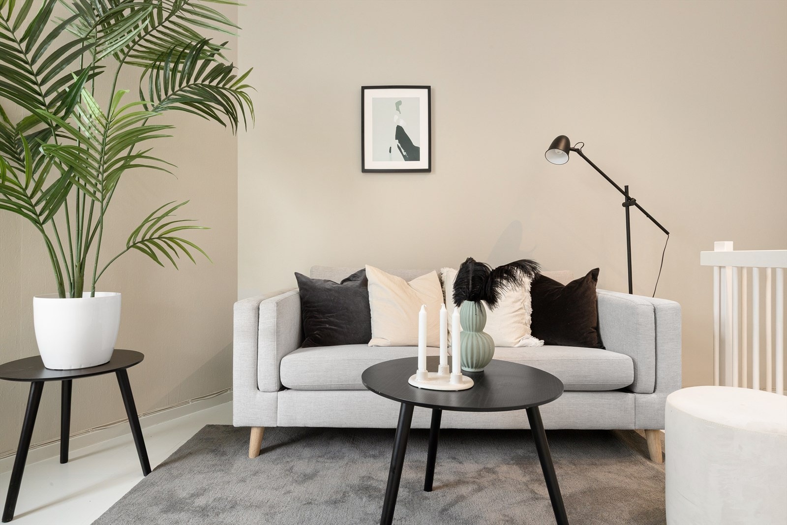 Lys og delikat stue. Galleribilde