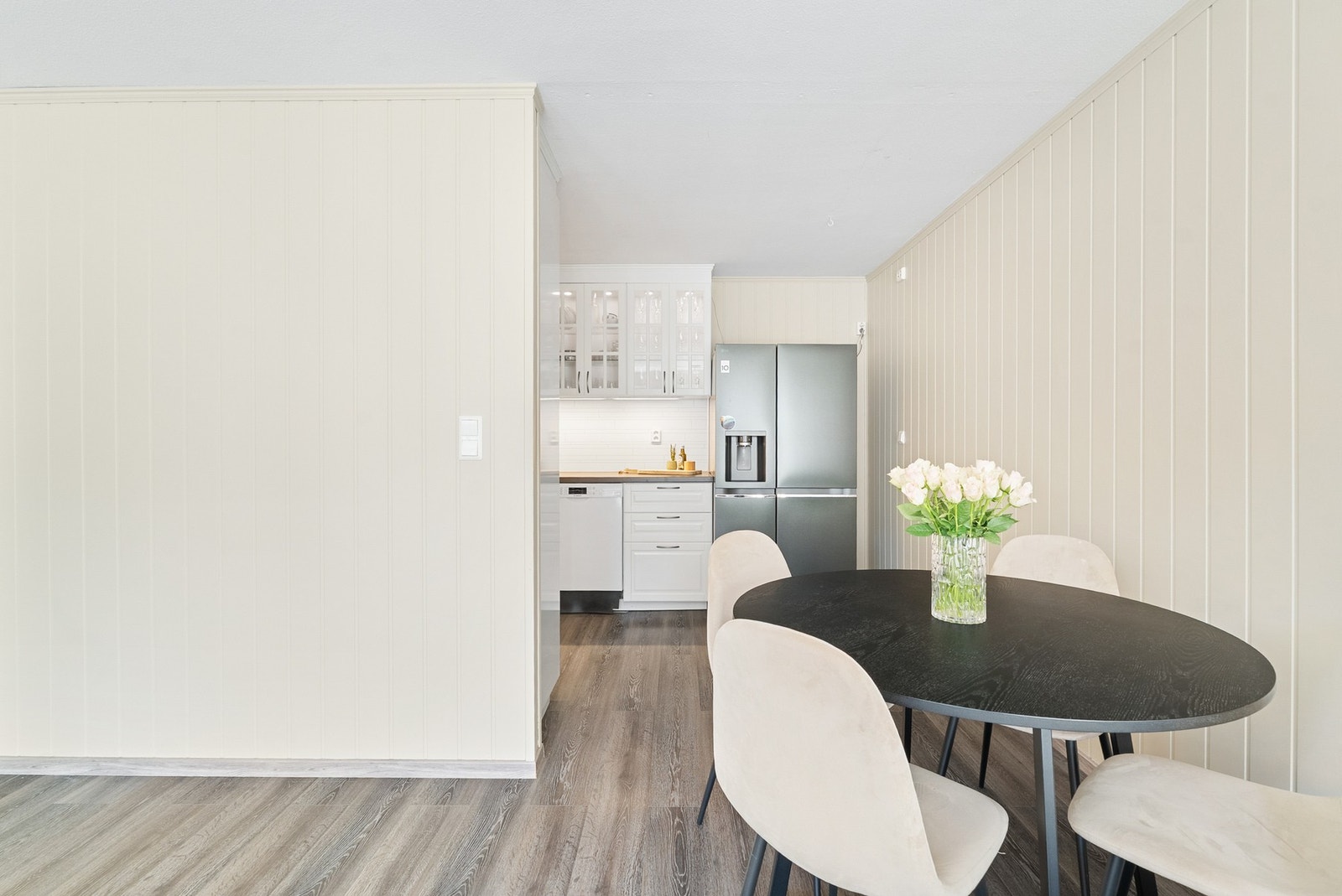 Kjøkkenet er fra 2014 og er godt vedlikeholdt Galleribilde