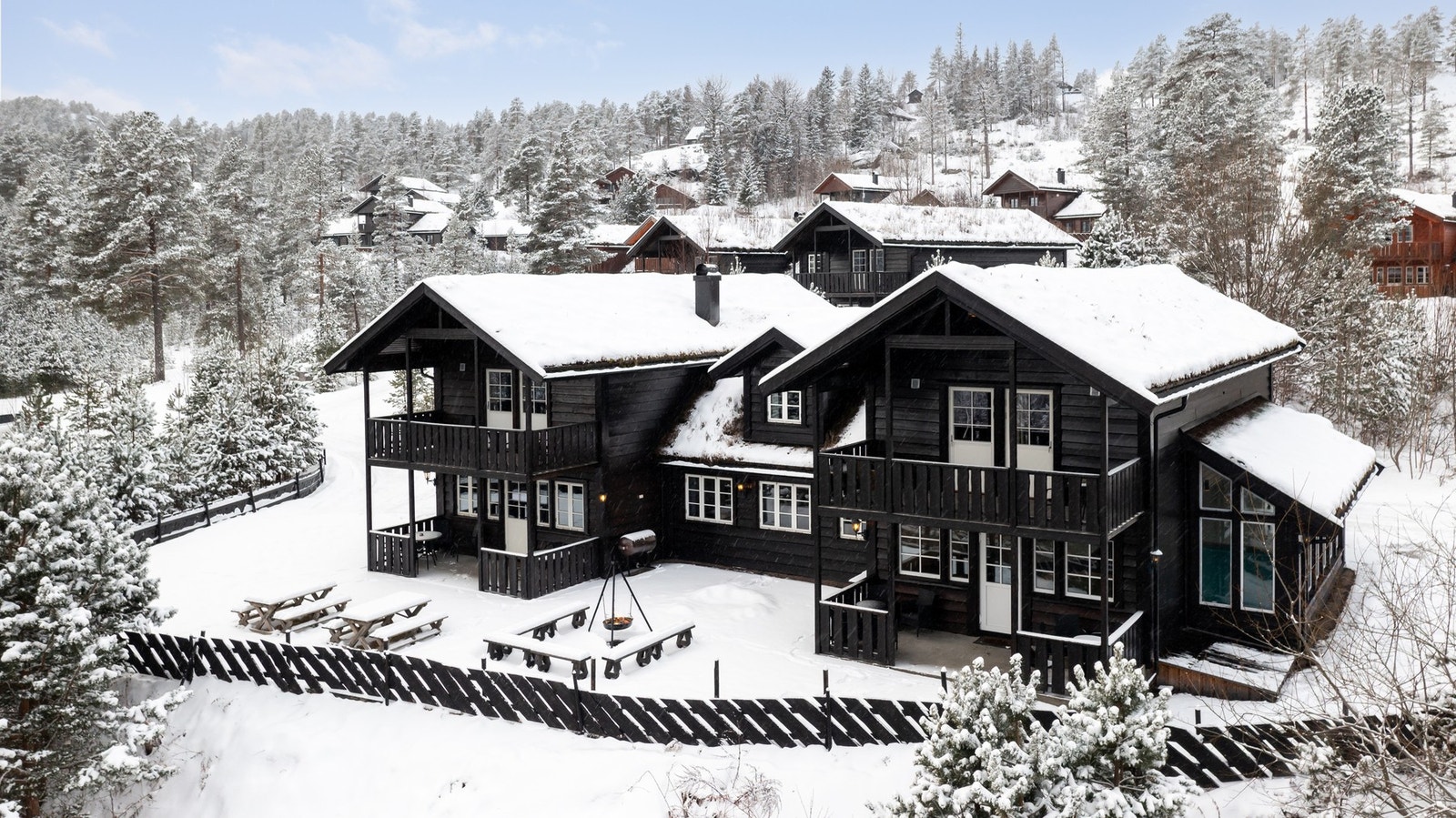 Området har godt med snø i vinterhalvåret - kort veg til preparerte skiløyper Galleribilde