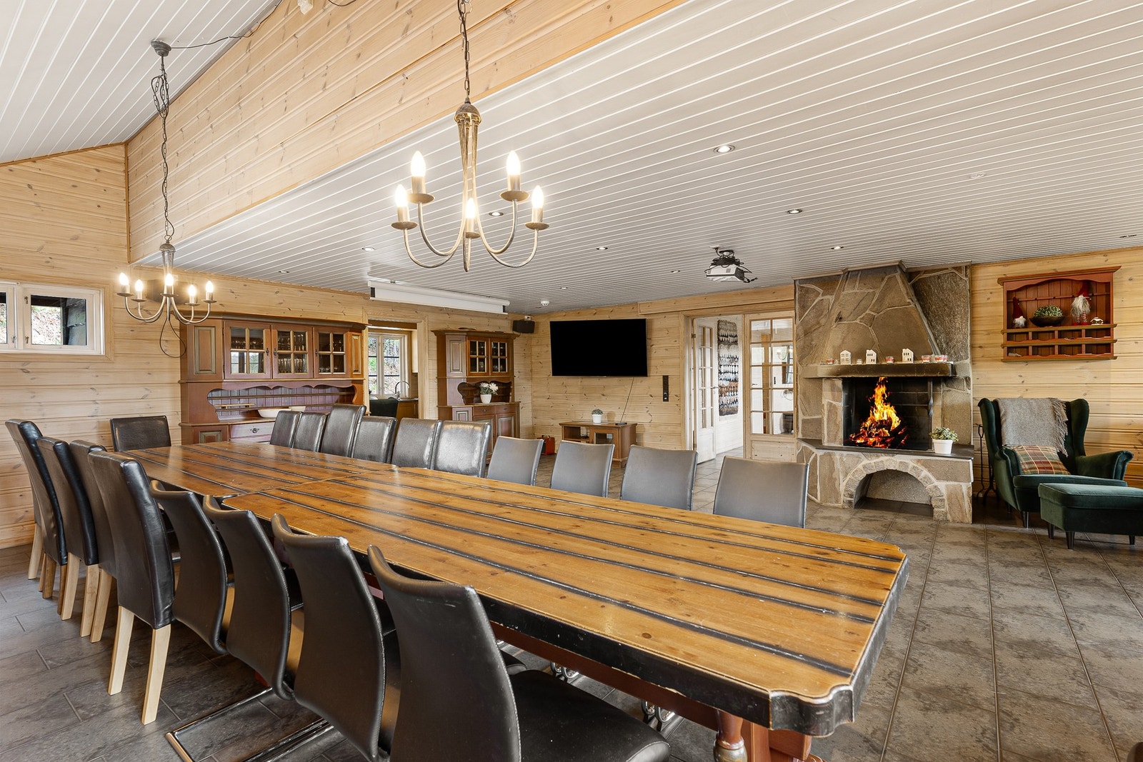 Varmekabler i gulv, og meget slitesterke materialer Galleribilde