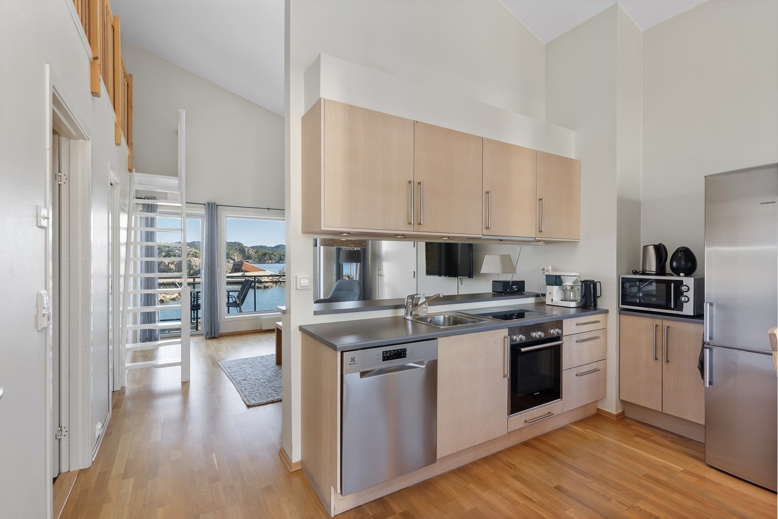 Praktisk og funksjonelt kjøkken - alt du trenger for et komfortabelt opphold. Galleribilde