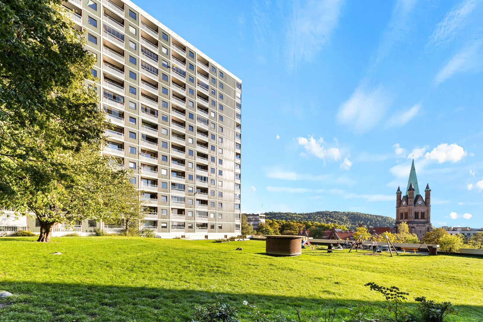 Takhagen mellom E5/E7 er rehabilitert i 2023-2025. Her er det også tiltenkt oppgradering av lekeplass og etablering av sittegrupper og pergola. Galleribilde
