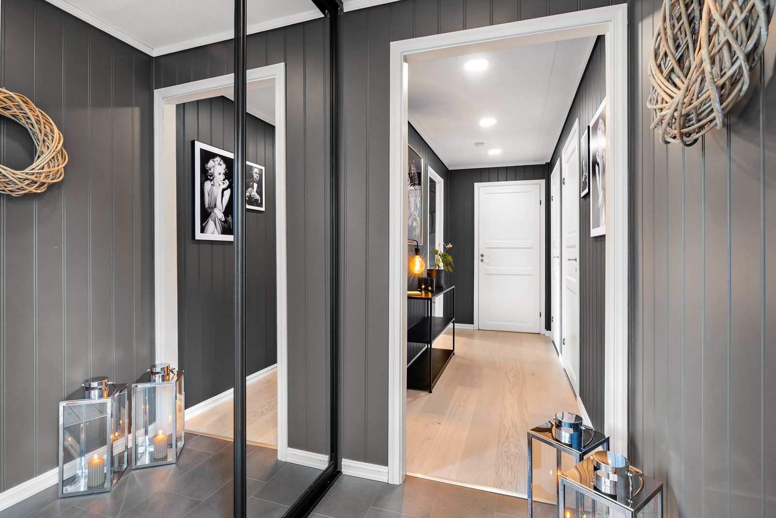 Her kan man benyttes seg av et smarthussystem som kommuniserer via Bluetooth og Wifi. Galleribilde