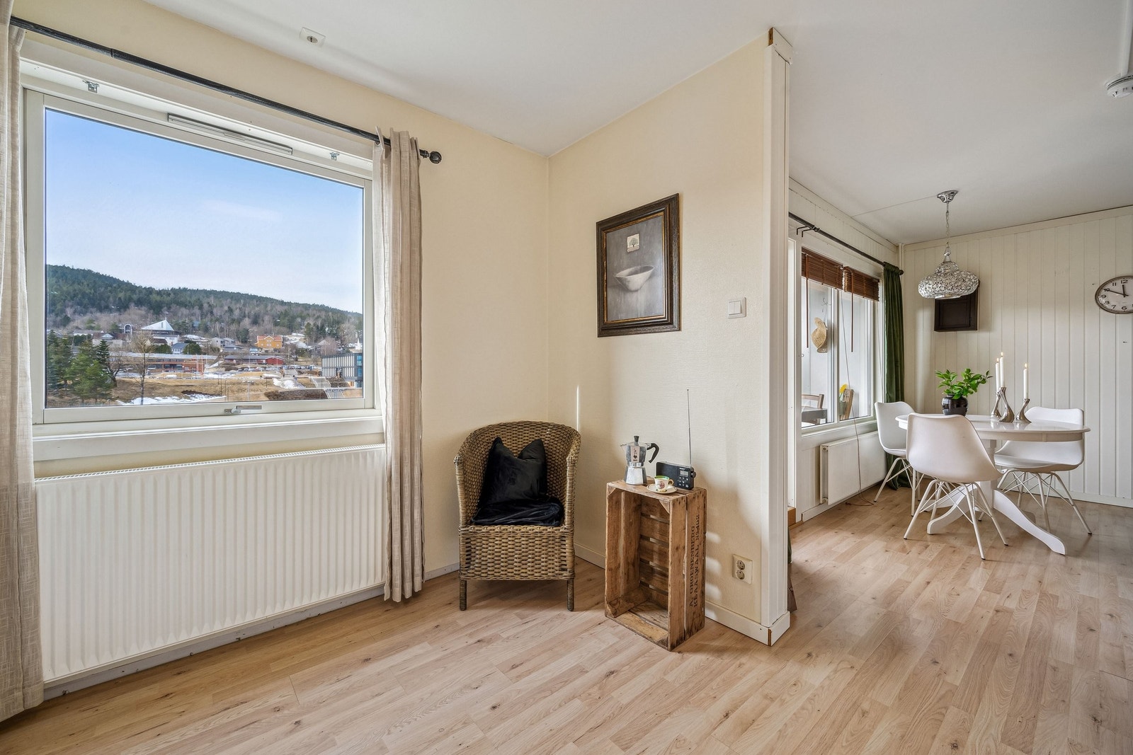 Et fredelig og harmonisk hjørne hvor du kan nyte morgenkaffen med avisen og avslutte dagen med en god bok. Galleribilde