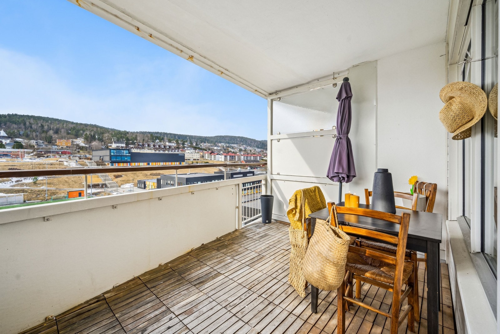 Her kan du slappe av på varme dager og nyte utsikten. Galleribilde