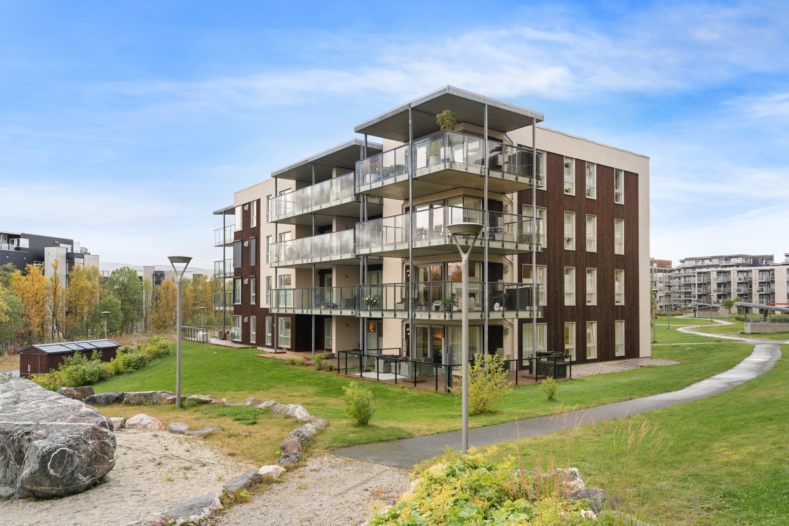 Leiligheten befinner seg i et av byens mest populære og etterspurte boligstrøk. Galleribilde