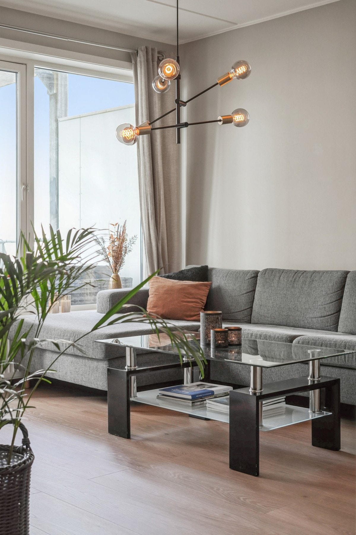 Sofahjørnet - passer ikke den oppsatte fellesvisningen? Ta kontakt med megler for å avtale privatvisning. Galleribilde