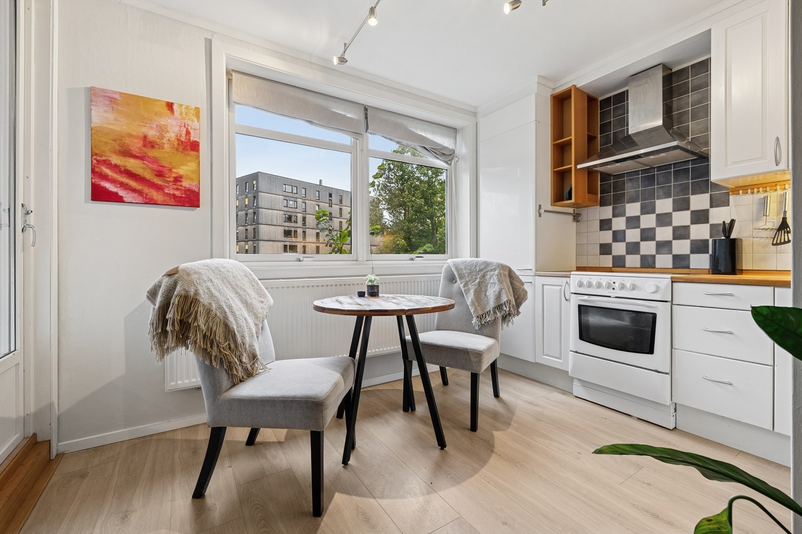 Karl-Magnus Svenøy v/DNB Eiendom har gleden av å presentere Lyngveien 14C! Galleribilde