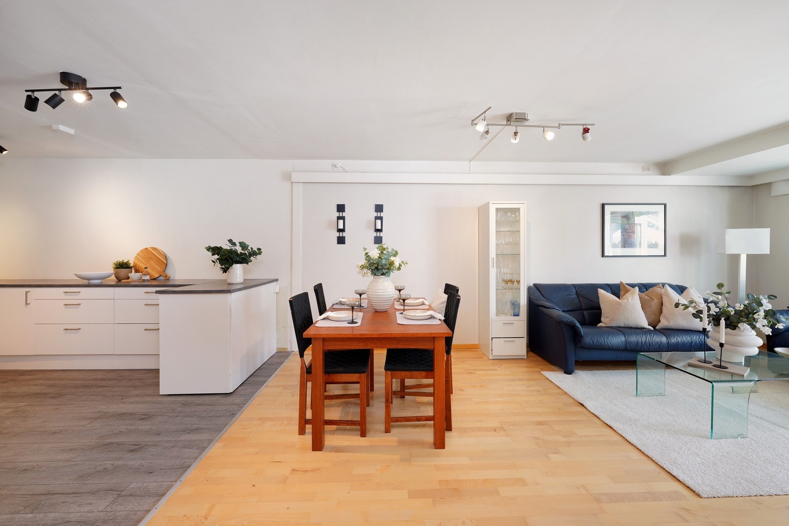 God plass til spisebord i stuen. Galleribilde