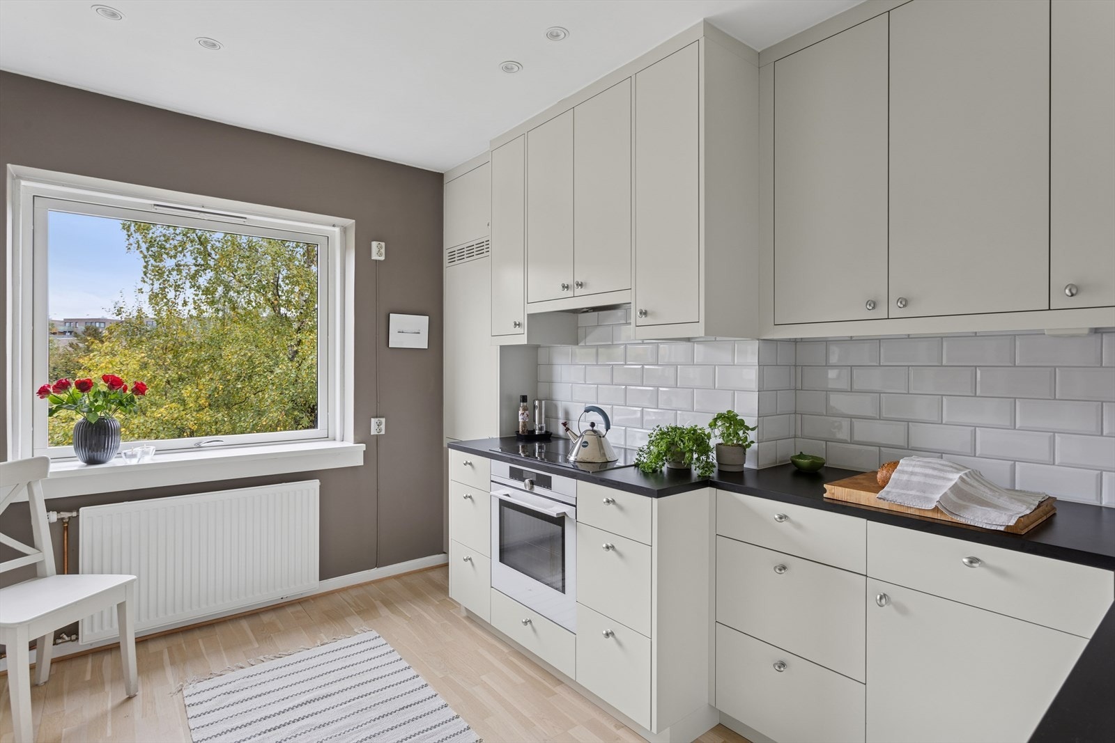 Velkommen til kjøkkenet, renovert i 2017. Galleribilde