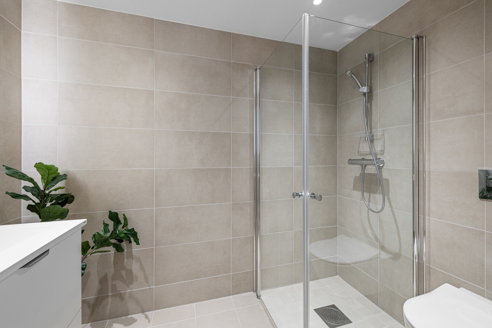 Dusjvegger som enkelt kan slås inn - bad 2 Galleribilde