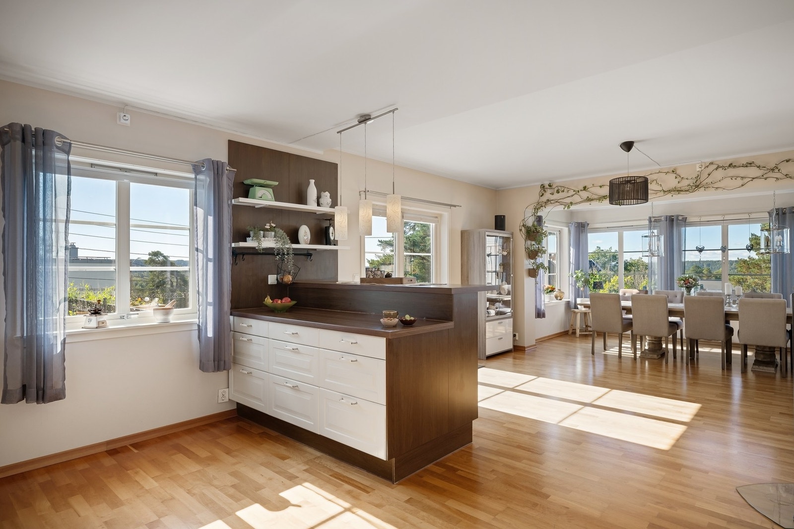 Kjøkkenet med barløsning Galleribilde