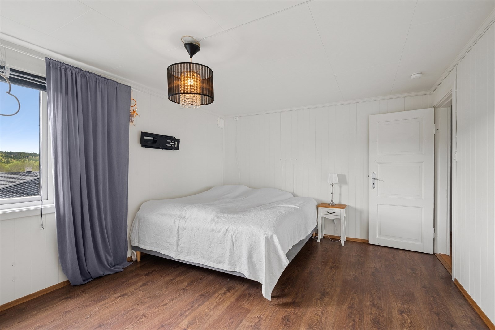 Dette fremstår naturlig som hovedsoverom og er svært romslig. Galleribilde