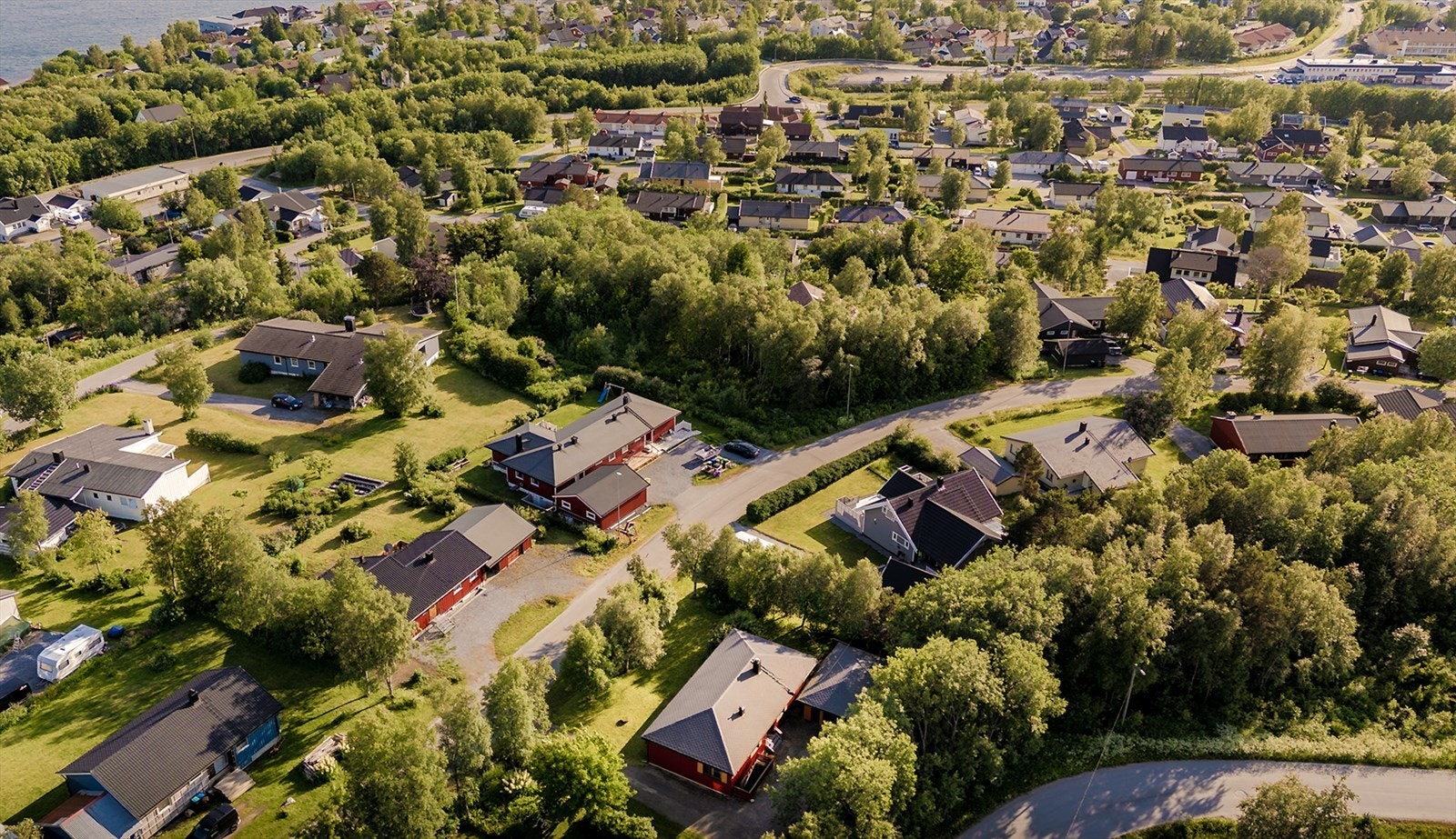 Nærmeste barnehage er innen gangavstand i øvre Hauan, Lyngveien, ca. 600 m unna. Kort vei turområder fra eiendommen Galleribilde
