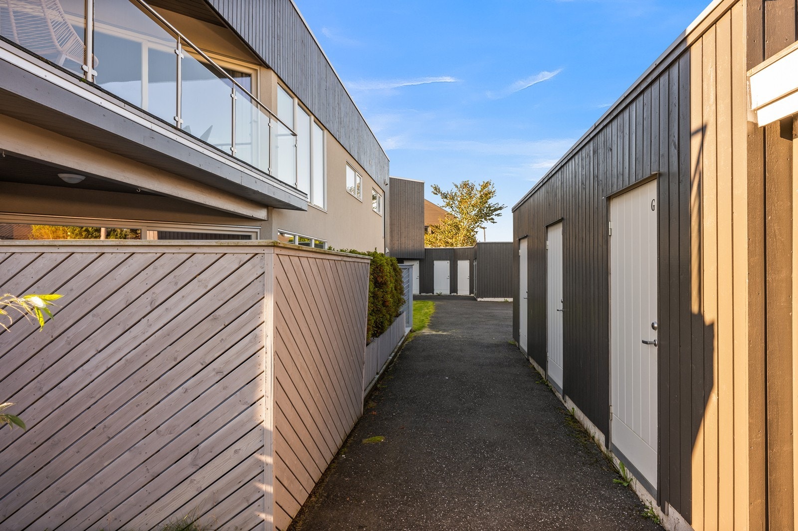 Det medfølger utvendig bod til leiligheten. Galleribilde