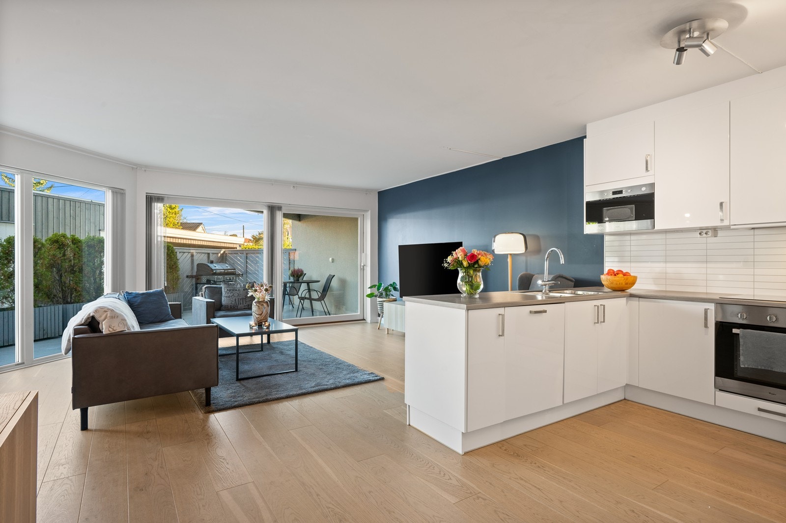 Leiligheten har store og gode vindusflater, som gir rikelig med naturlig lysinnslipp. Galleribilde