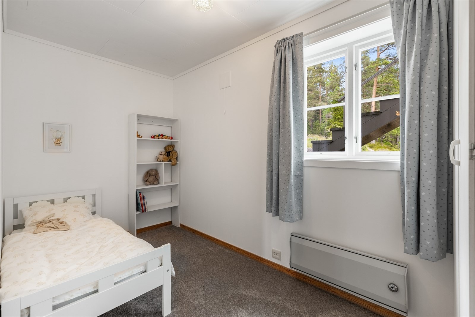 Rommet er innredet som soverom, men er ikke et godkjent soverom (opprinnelig godkjent arbeidsrom) Galleribilde