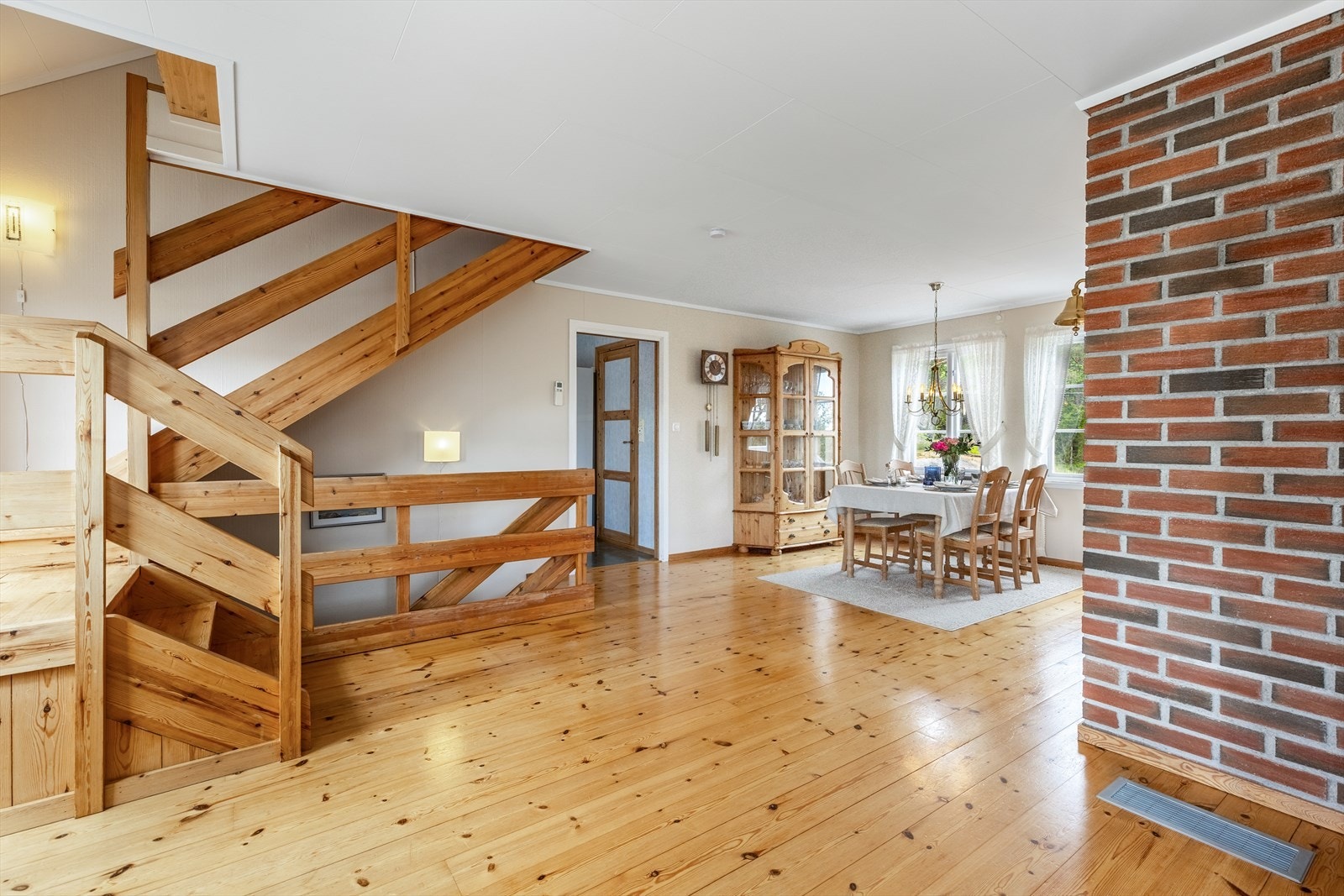 Romslig stue/spisestue Galleribilde