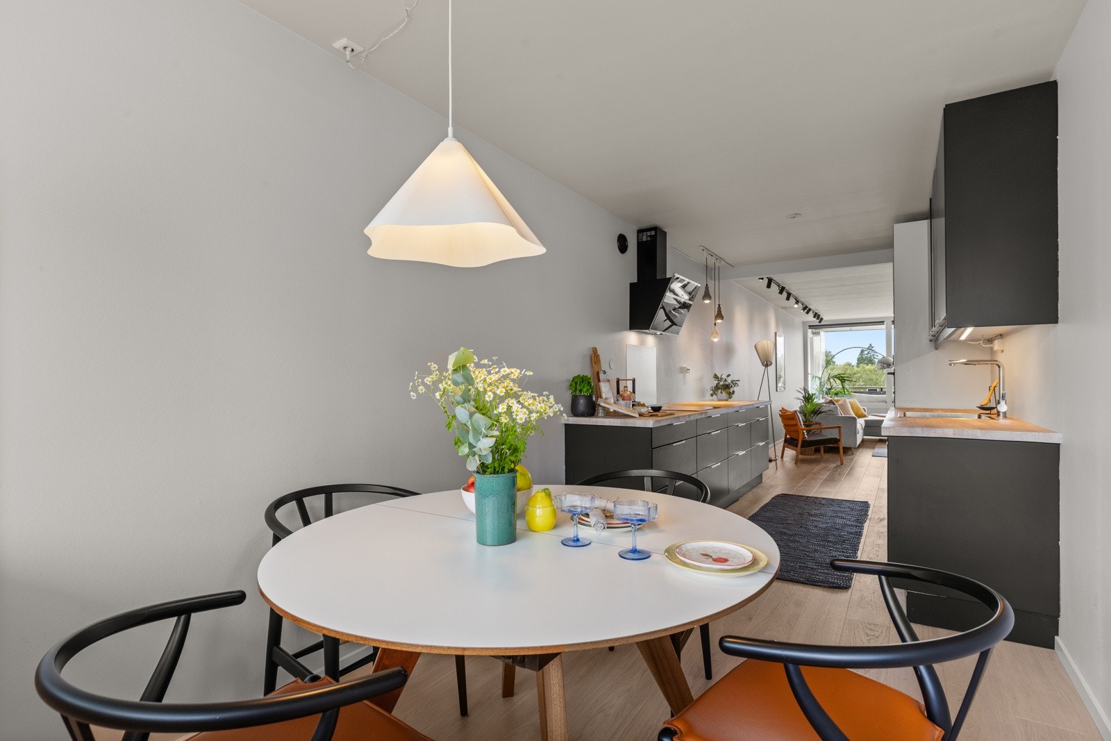 God plass til spisestue. Galleribilde