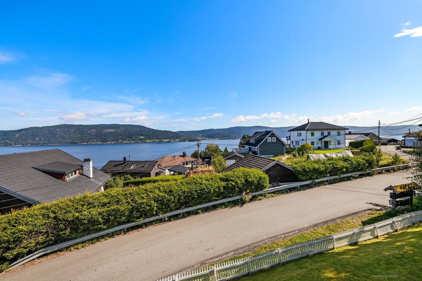 Her har du fri og vakker utsikt over Drammensfjorden - en utsikt som virkelig kan nytes året rundt. Galleribilde