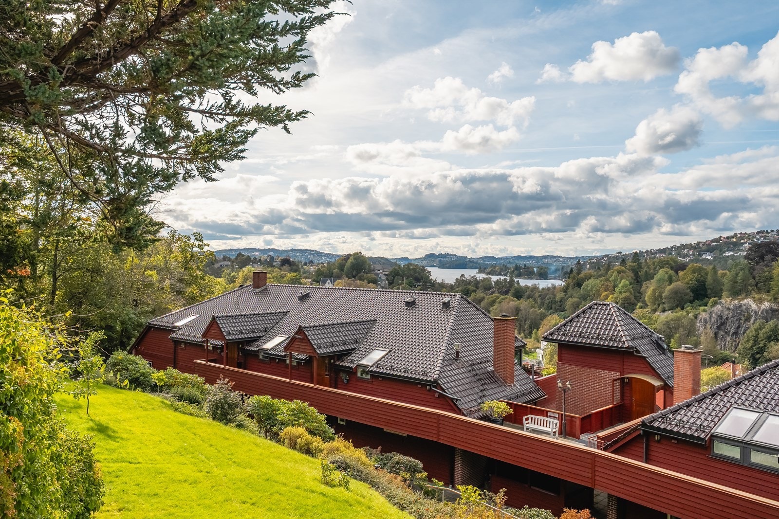Sameiet ligger pent til med gangavstand til det meste man trenger i hverdagen. Galleribilde
