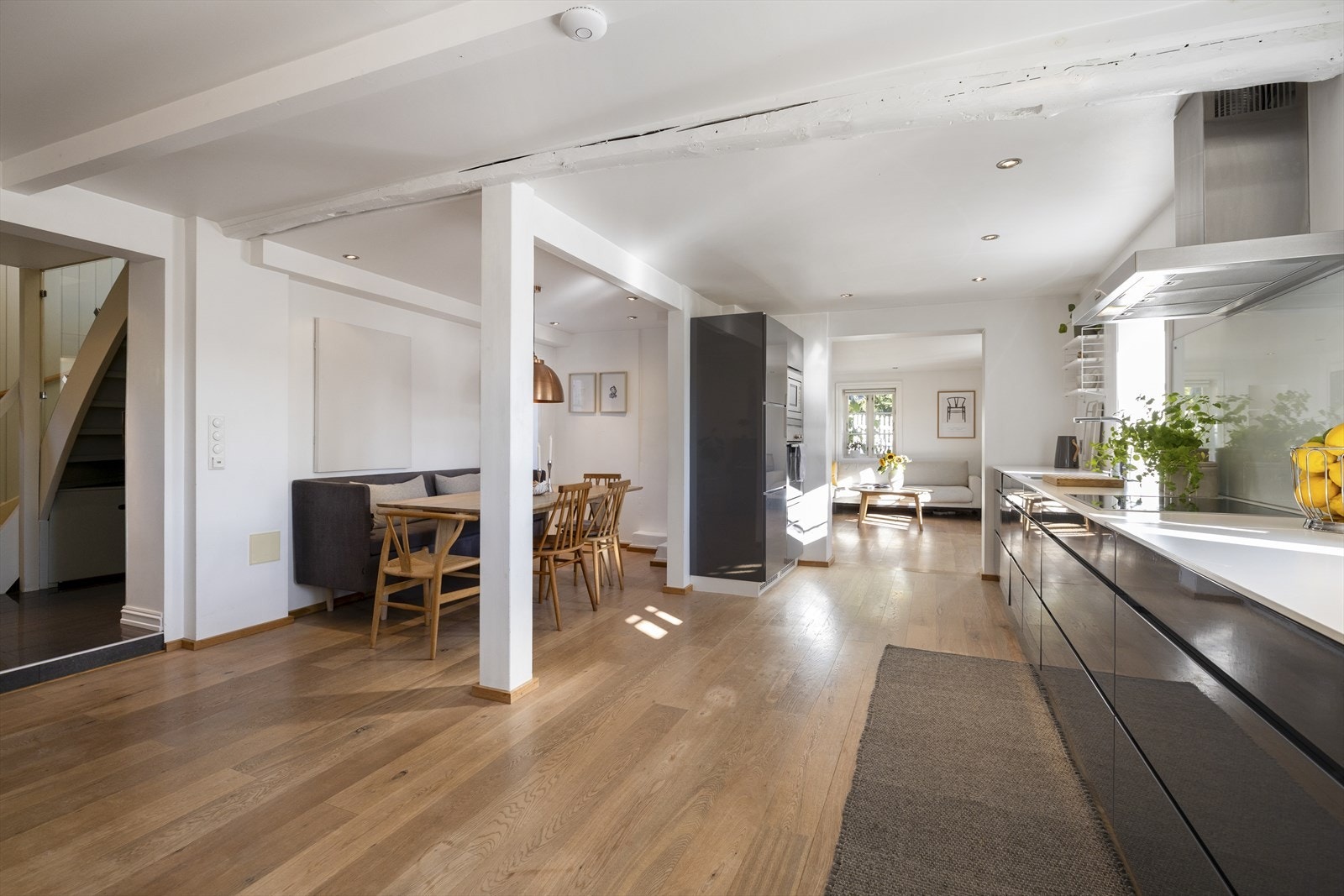 Plass til å dekke langbord for større anledninger Galleribilde