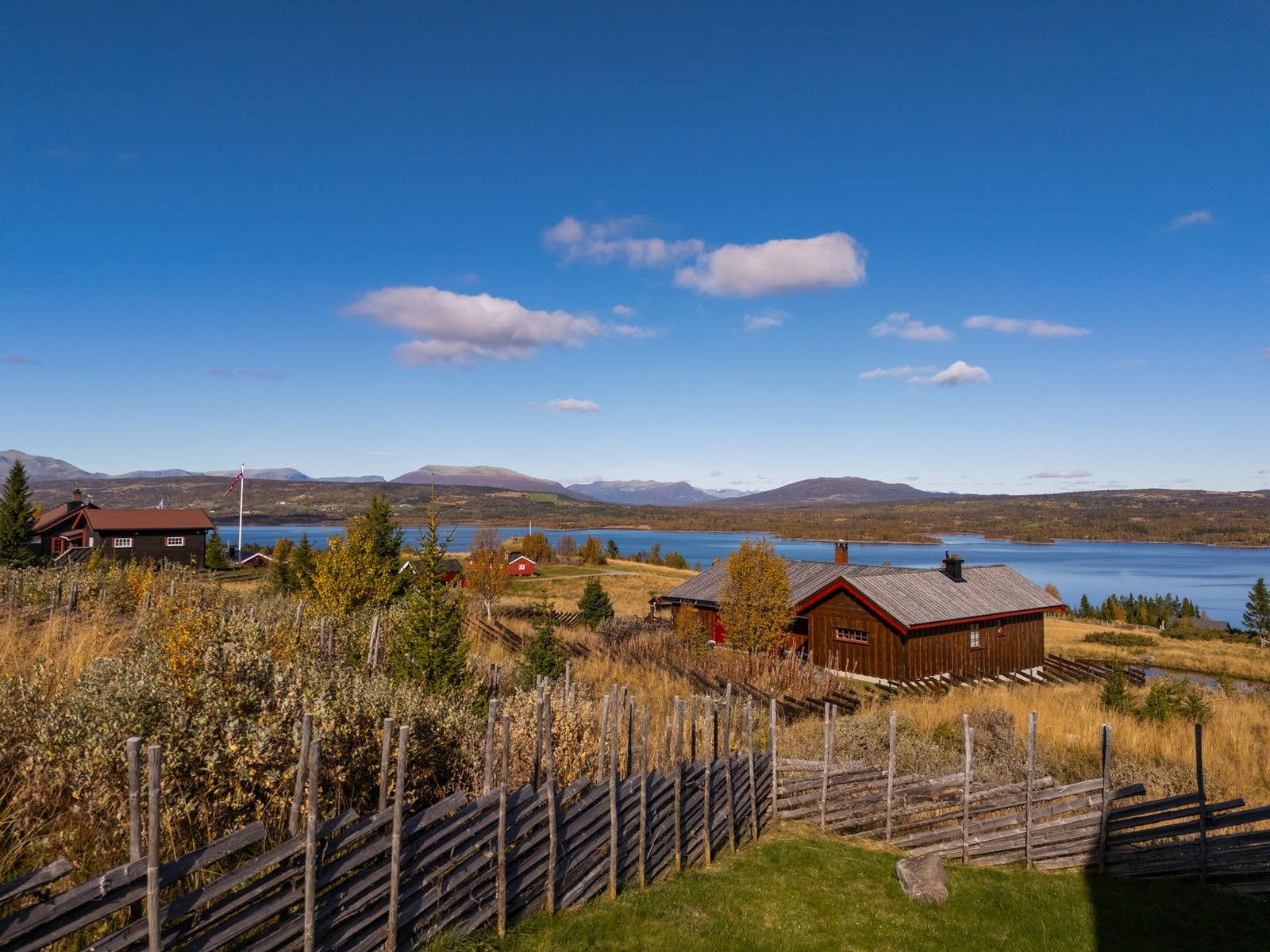 Skigard rundt størstedelen av eiendommen. Galleribilde