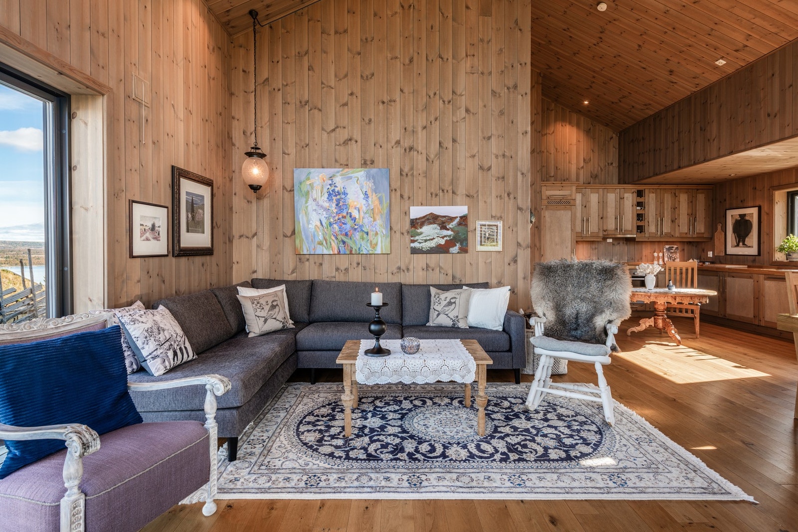 God plass til en sofagruppe. Galleribilde