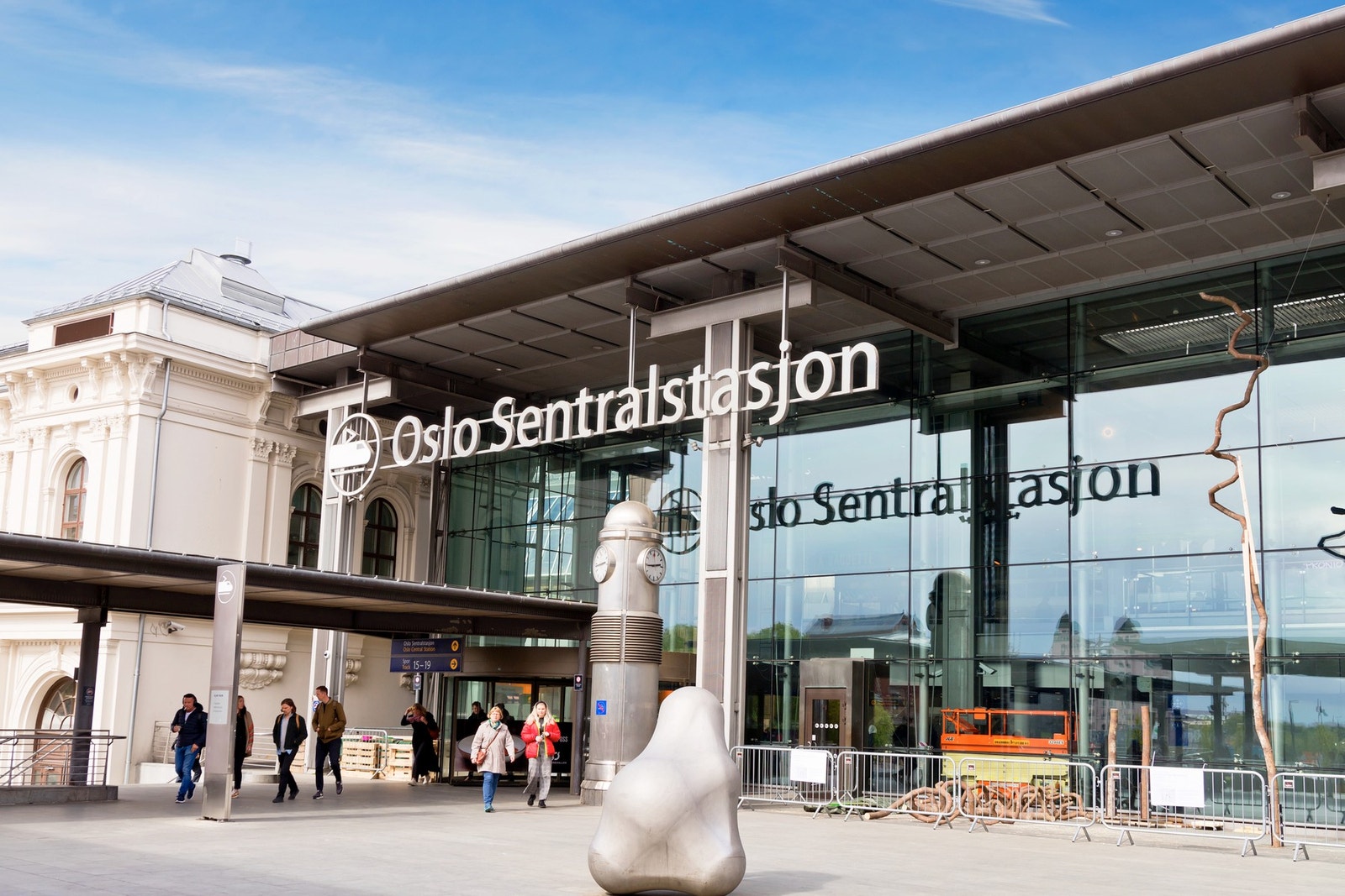 På ca. 7 min til fots kan du være på Oslo S og Jernbanetorget. Galleribilde