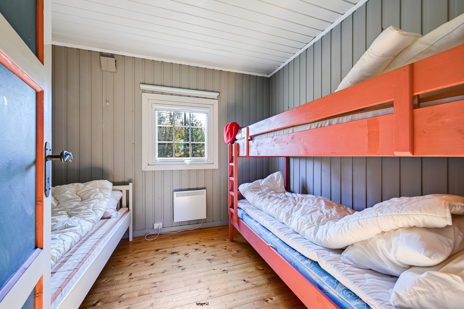Det er 3 soverom i hytta Galleribilde