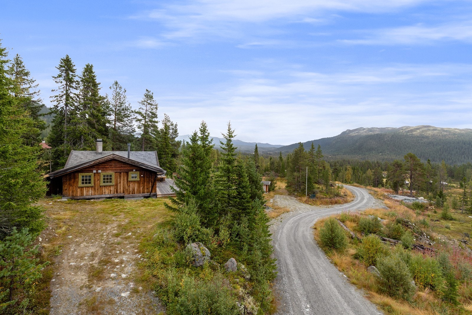 Det er god plass til flere bilder i gårdsplassen Galleribilde