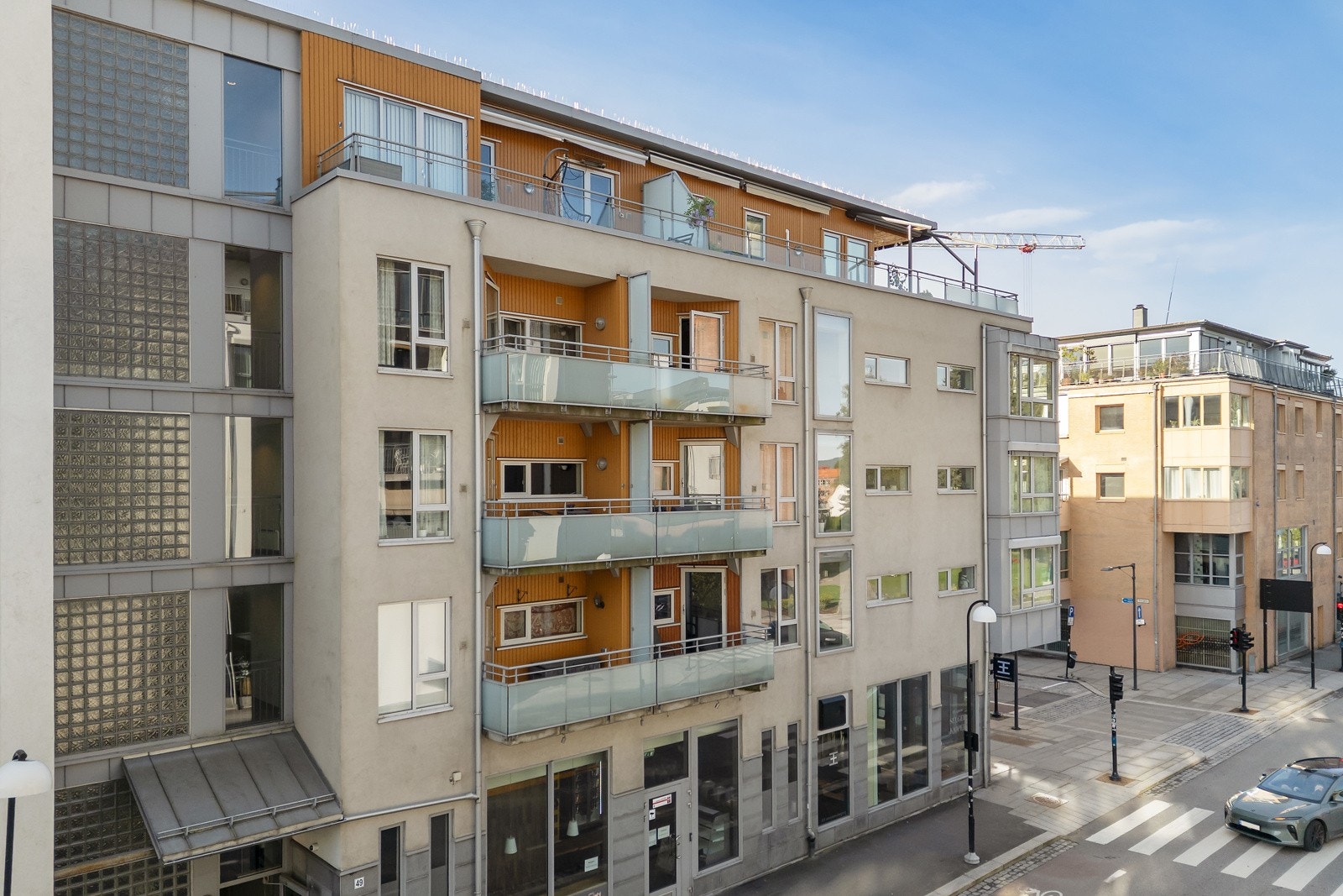 Flott beliggende i 4. etasje med heis opp til leilighetsplan. Galleribilde