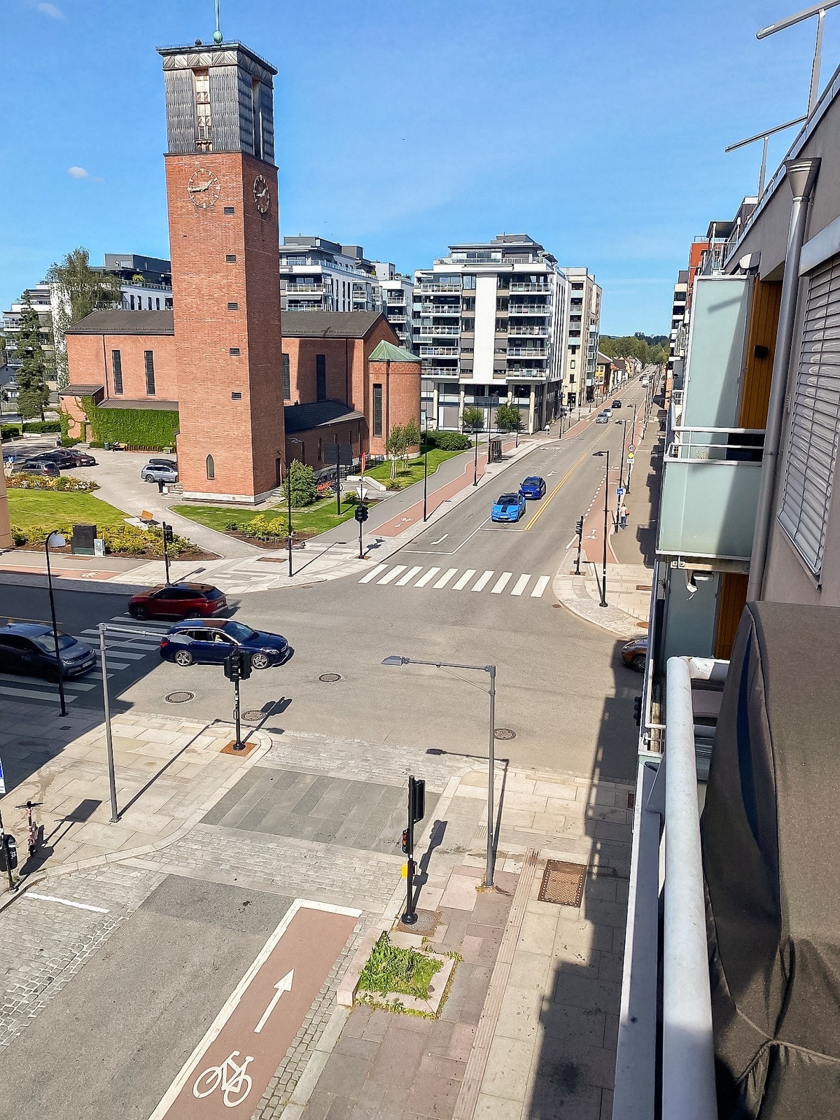 Utsikt fra balkongen mot Lillestrøm kirke Galleribilde