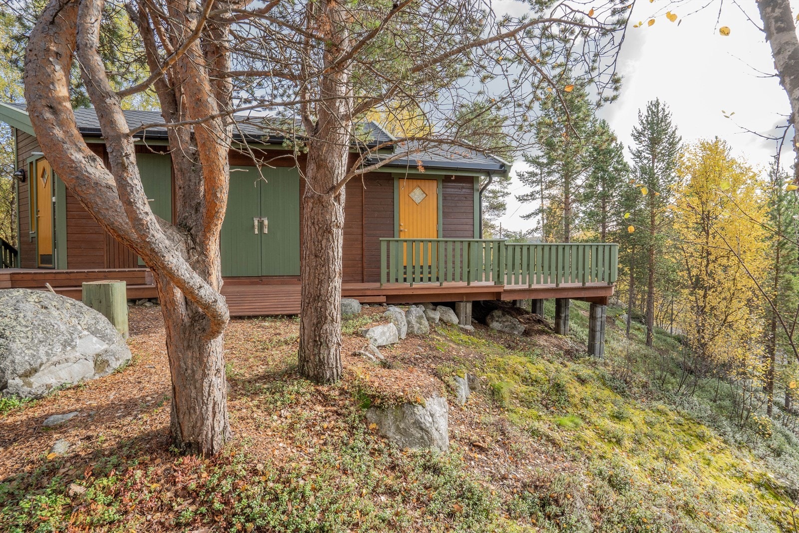 Solrik veranda som er vendt mot sørvest. Galleribilde