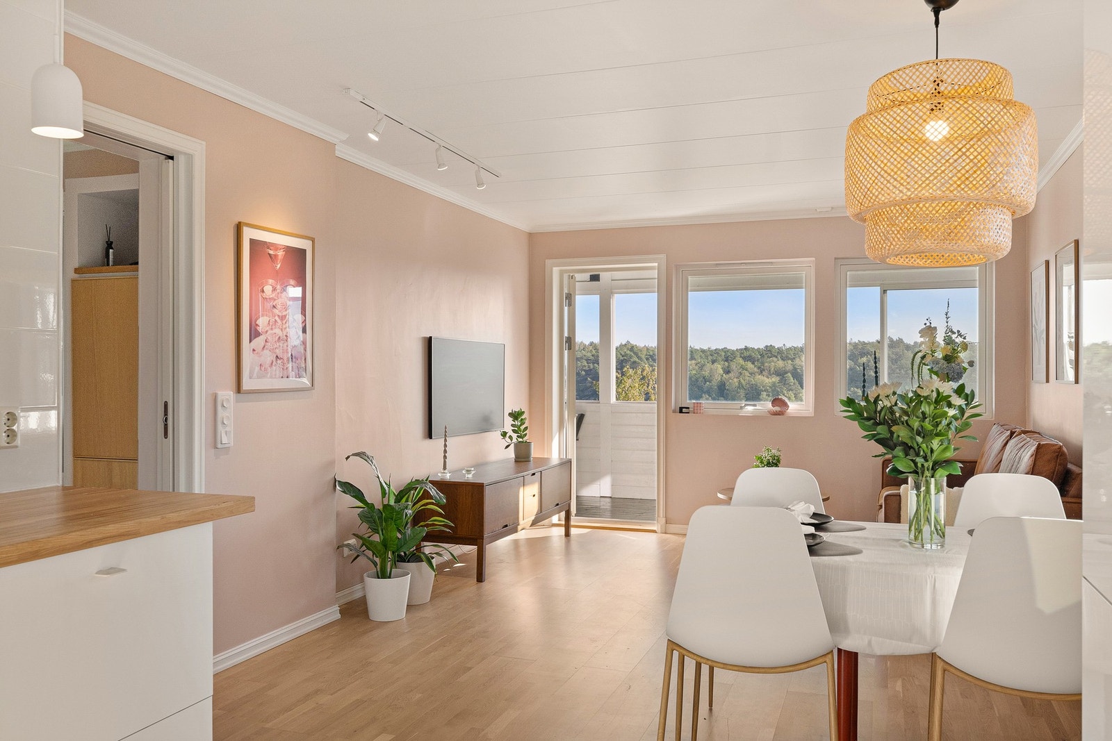 ASK Eiendomsmegling v/Andreas Kulvik har gleden av å presentere Oscar Pettersenvei 23! Galleribilde